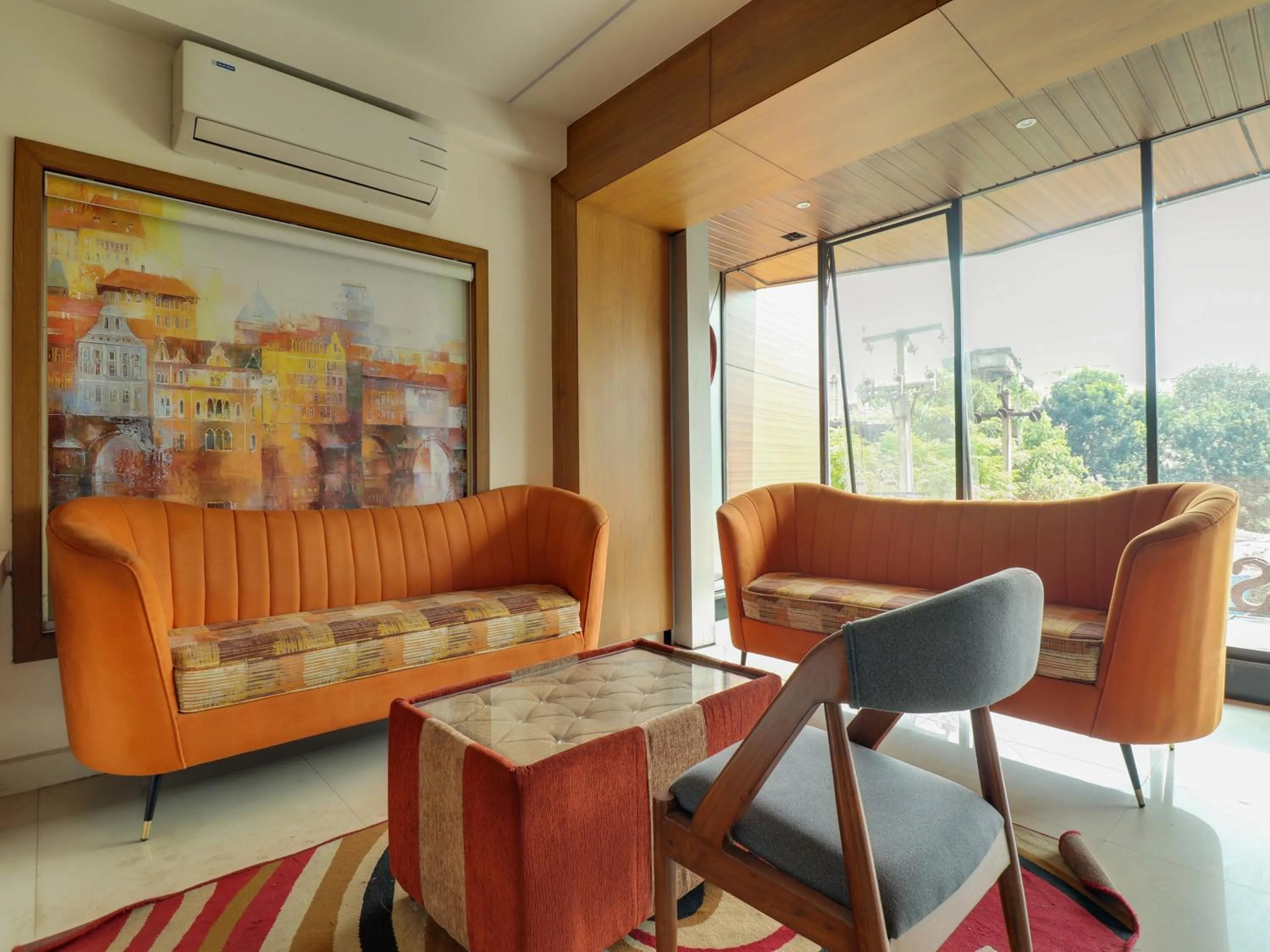 Lobby or reception in Super Townhouse RCC Lamps