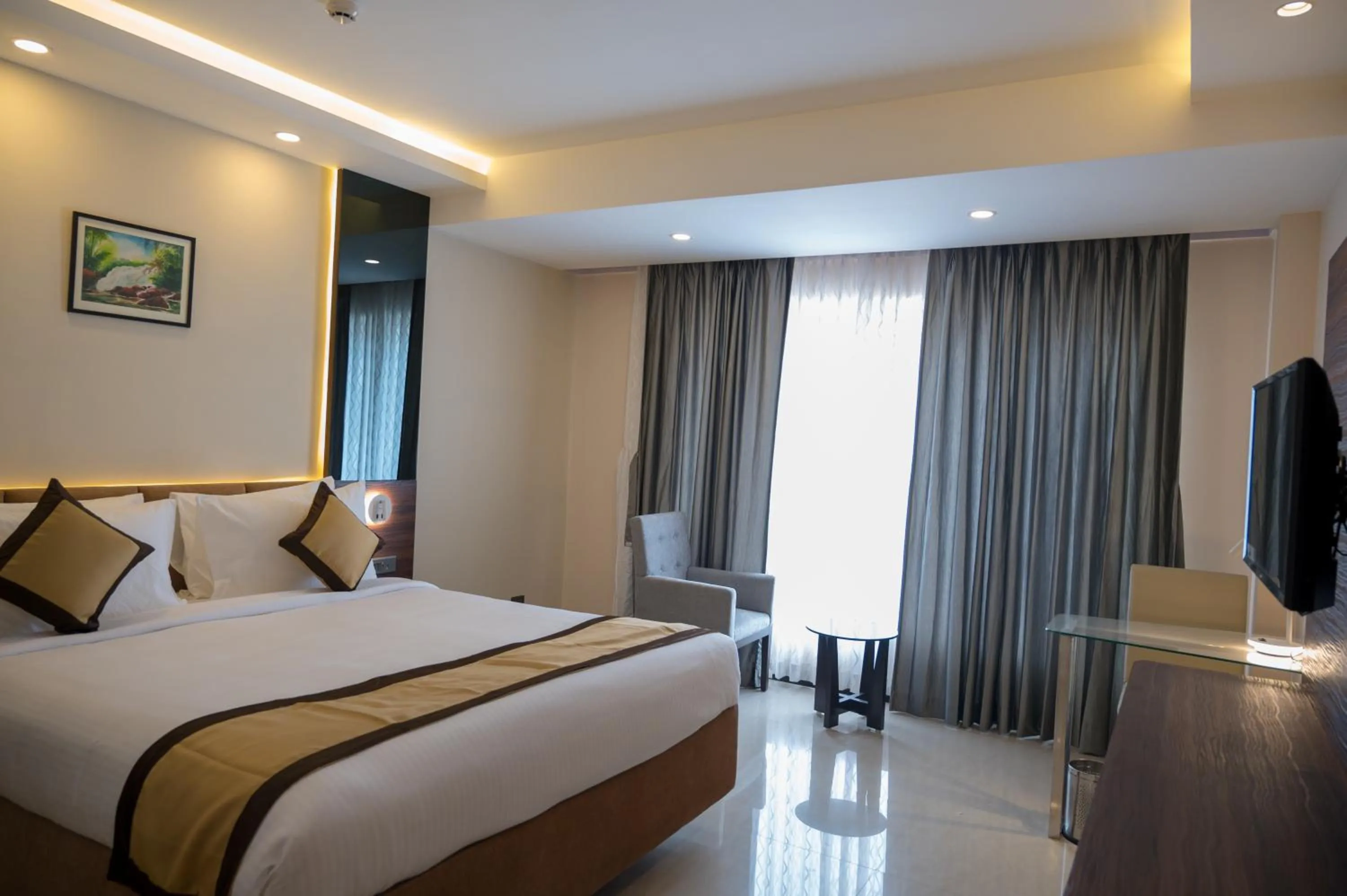 Bedroom, Bed in Golden Retreat