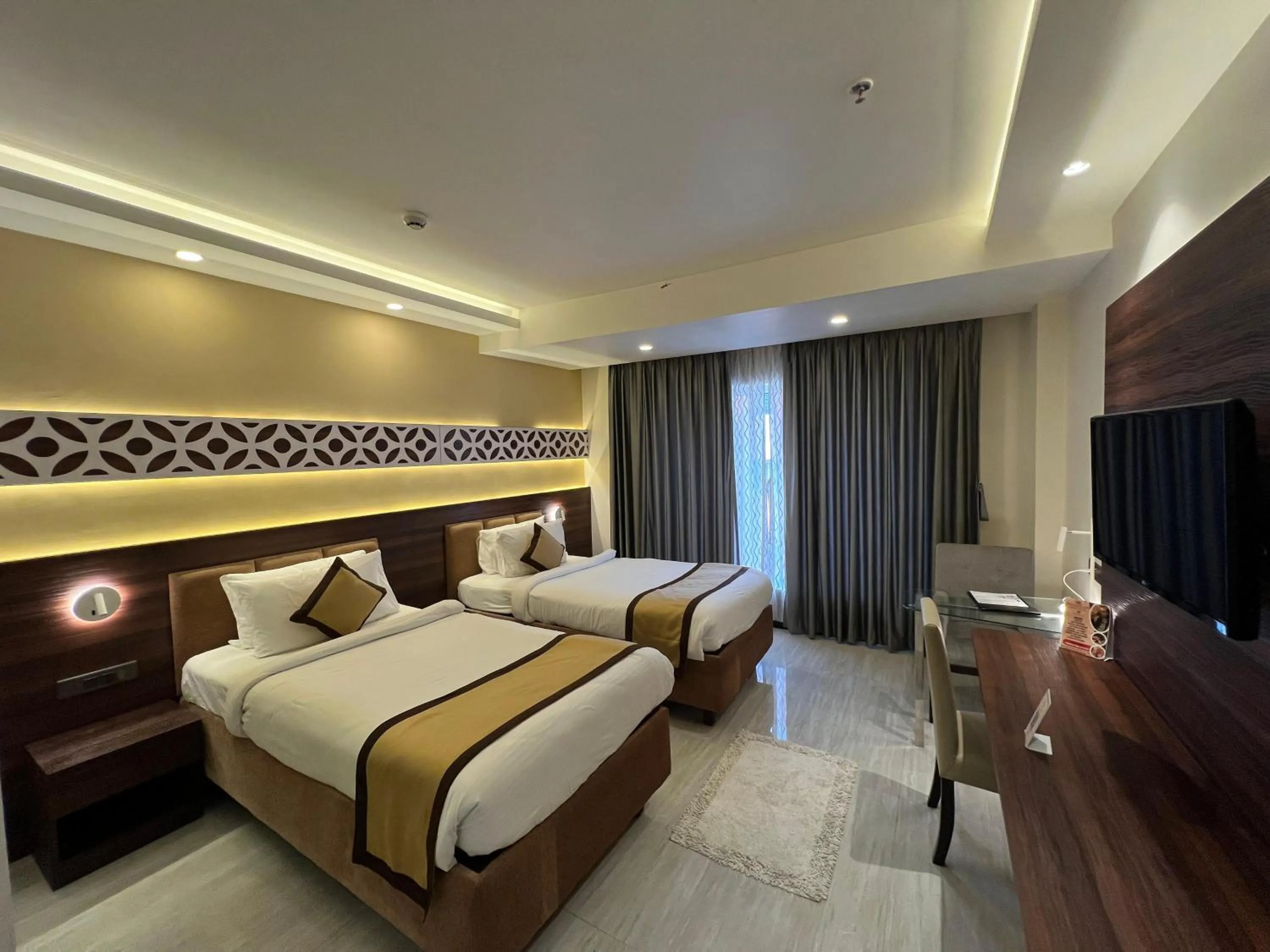 Bedroom, Bed in Golden Retreat