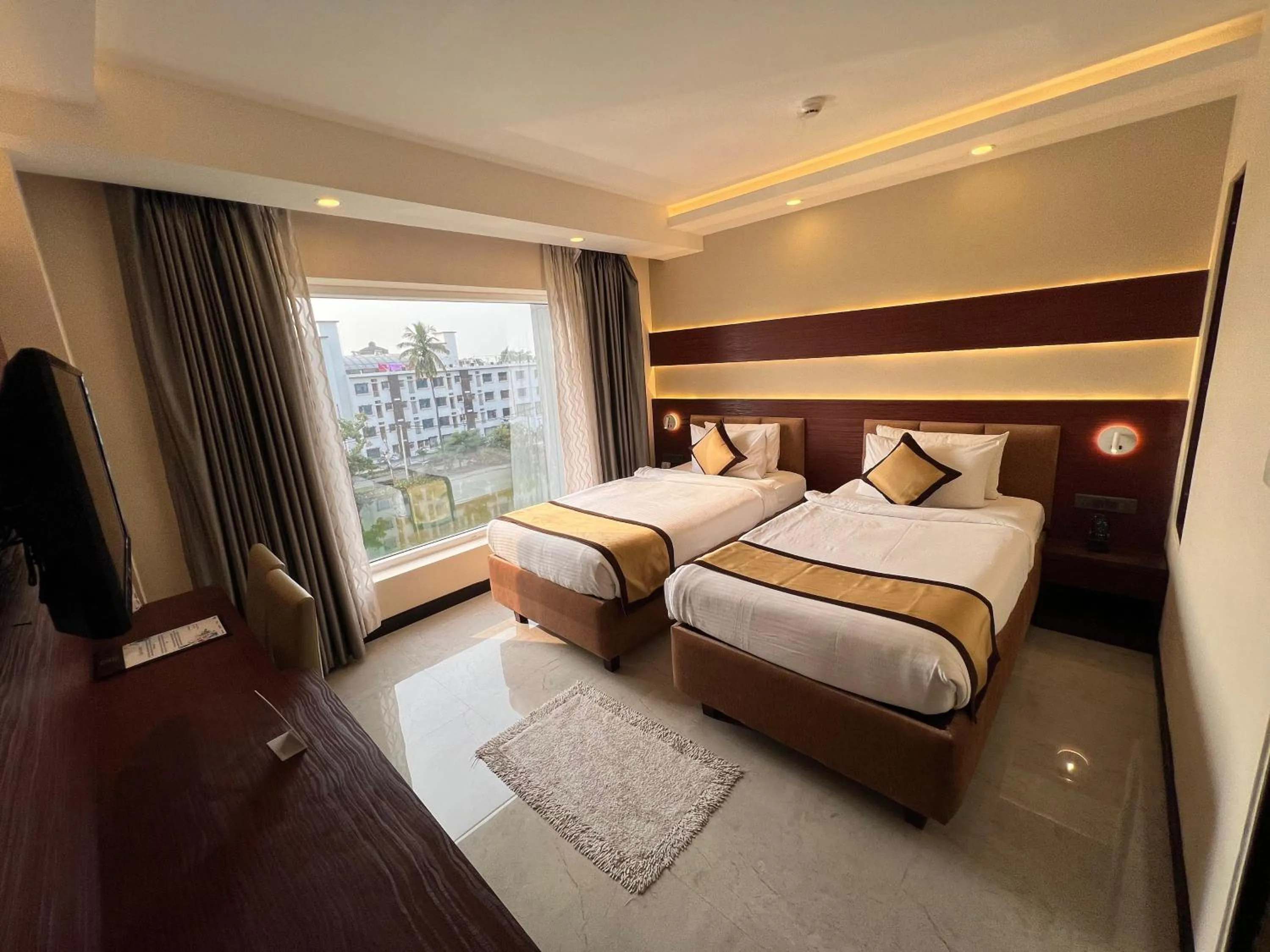 Bedroom, Bed in Golden Retreat