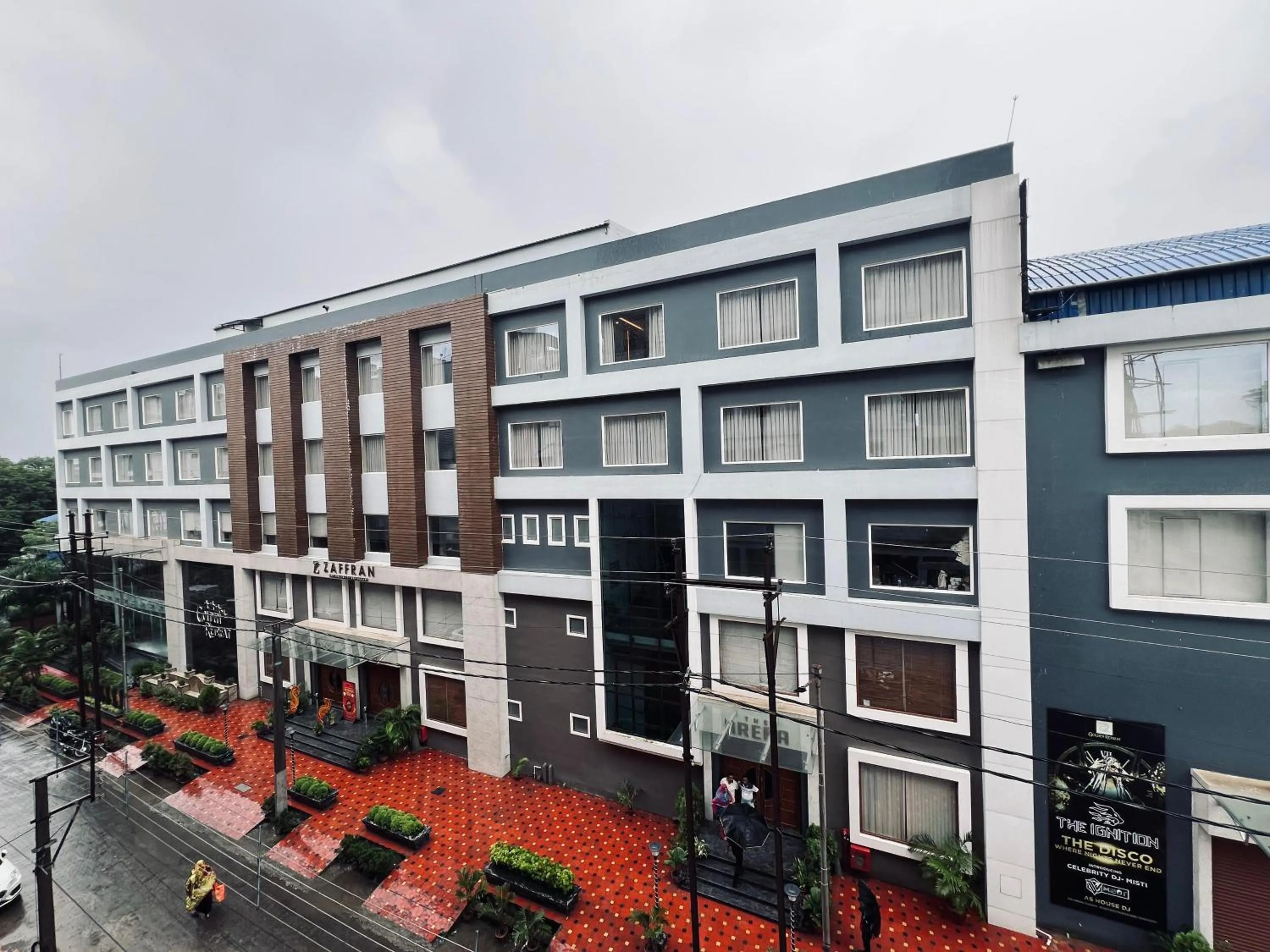 Property building in Golden Retreat