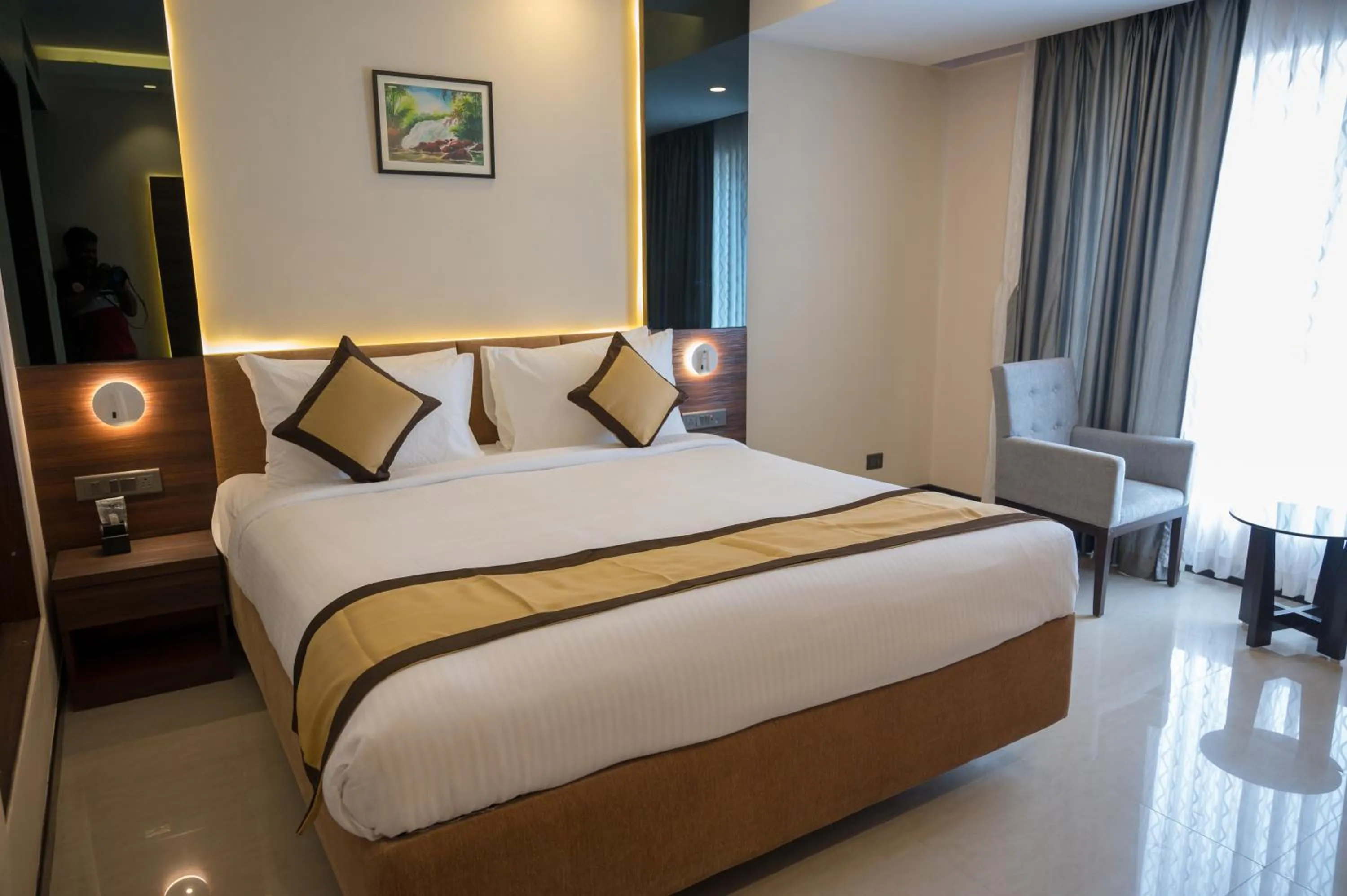 Bedroom, Bed in Golden Retreat