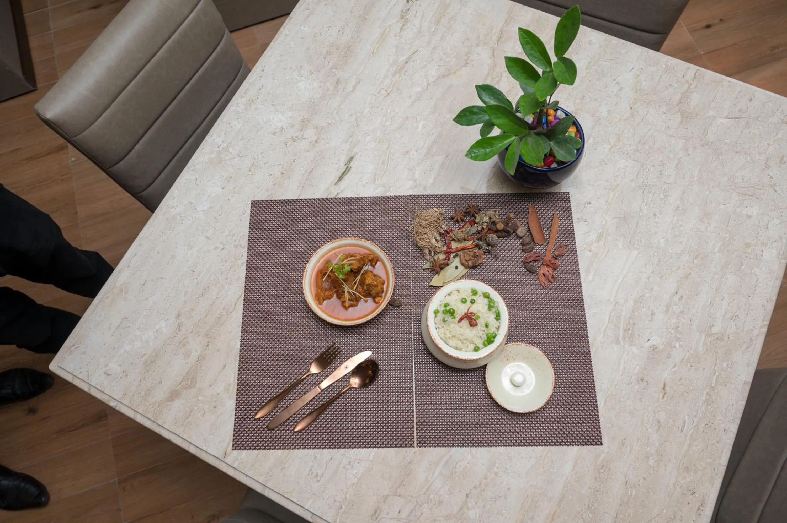 Dinner in Golden Retreat