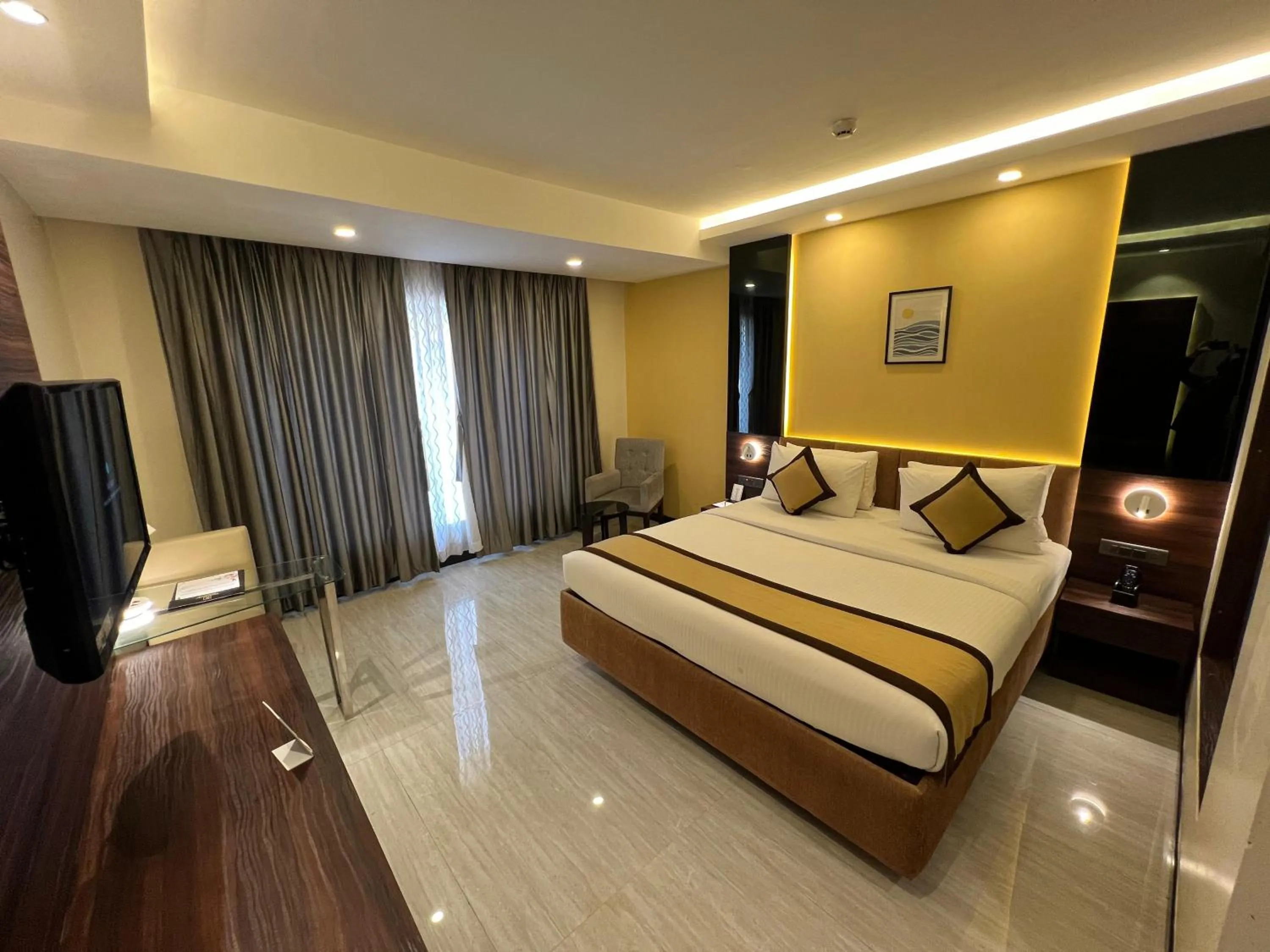 Bedroom, Bed in Golden Retreat