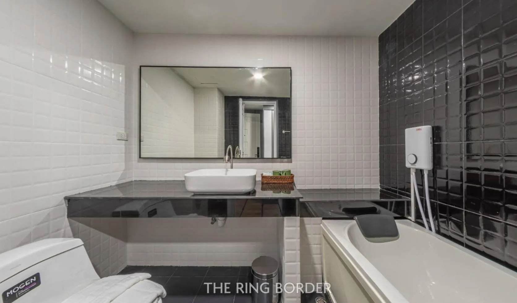 Bathroom in The Ring Border