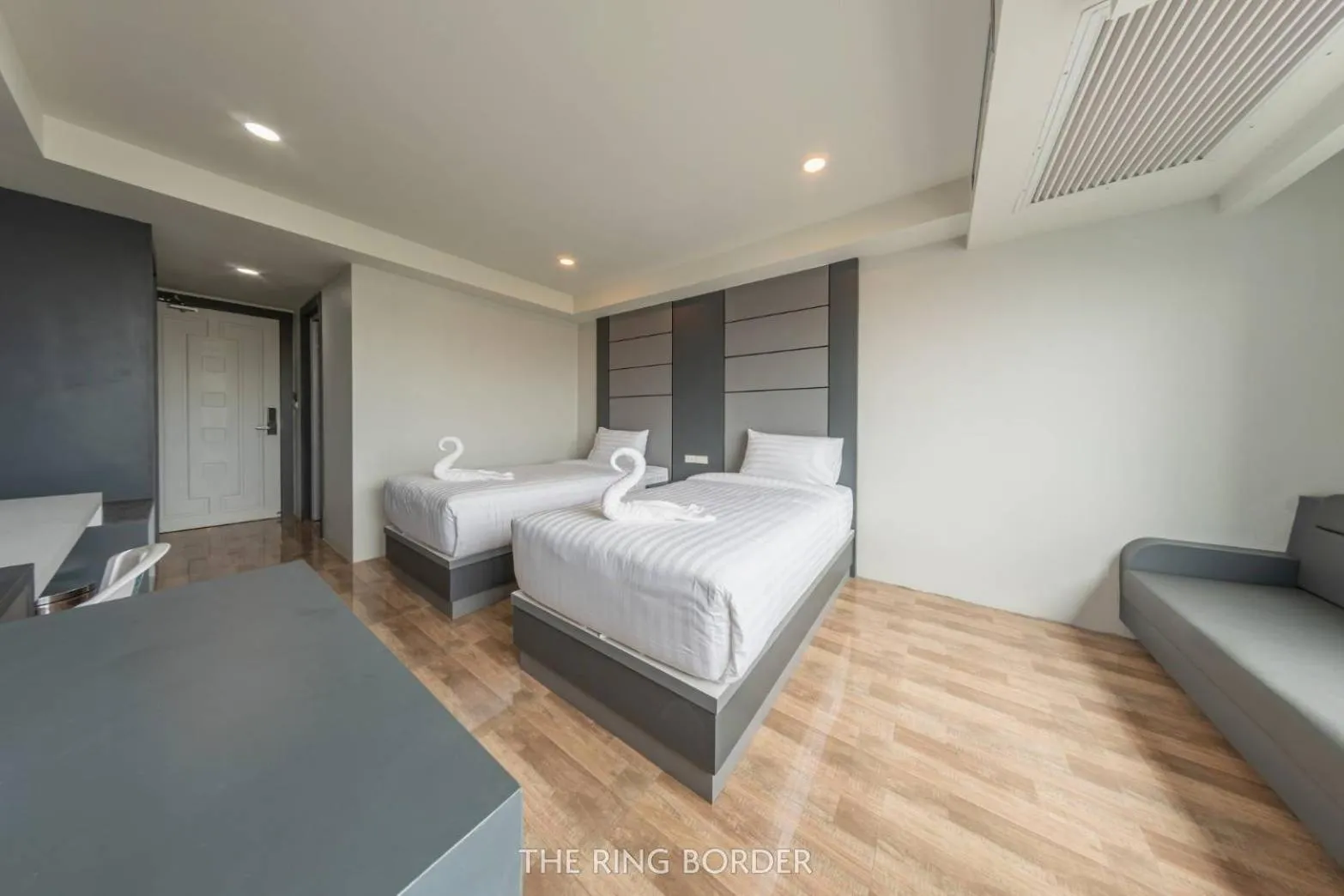 Bed in The Ring Border