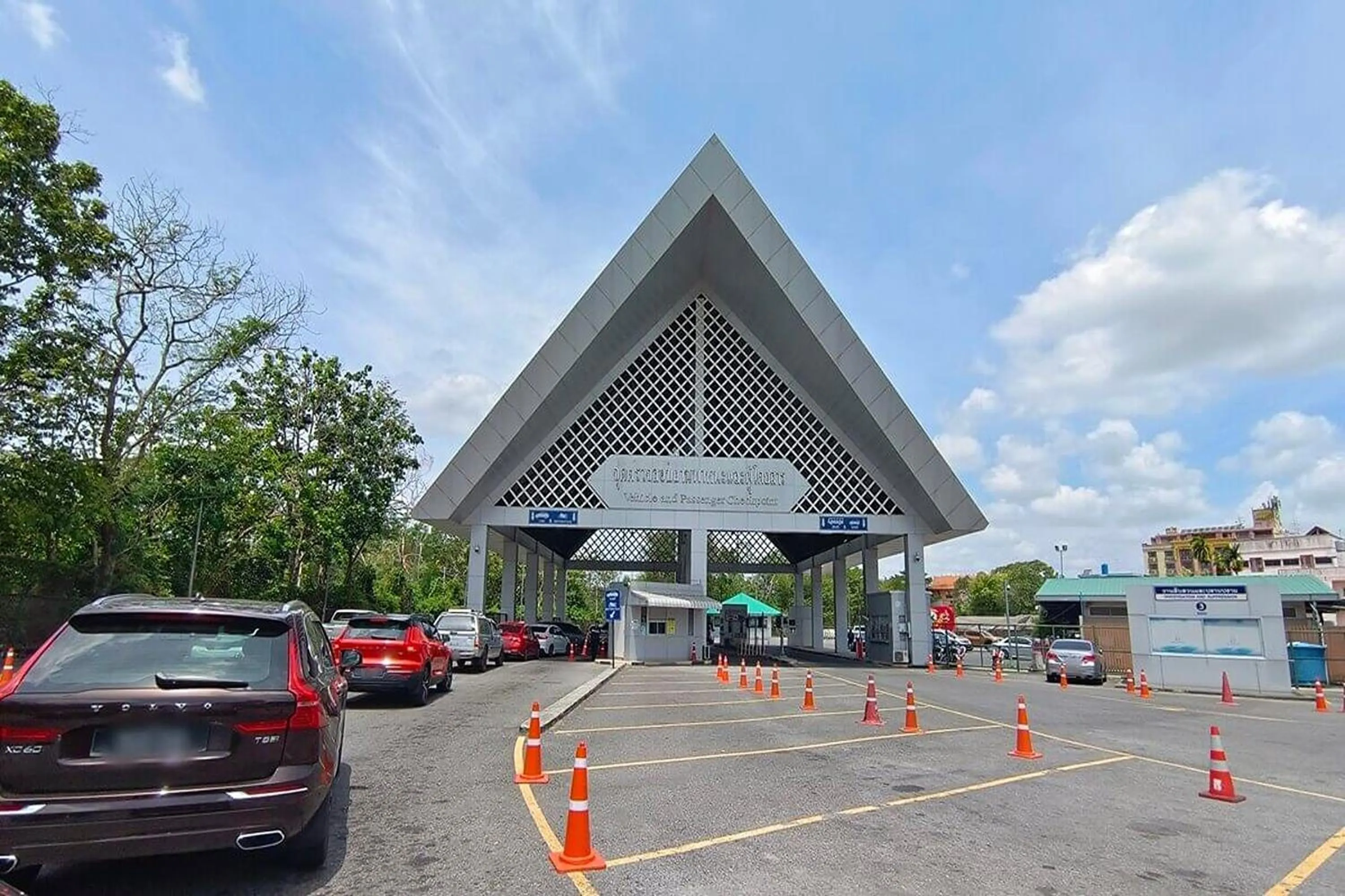 Nearby landmark in The Ring Border