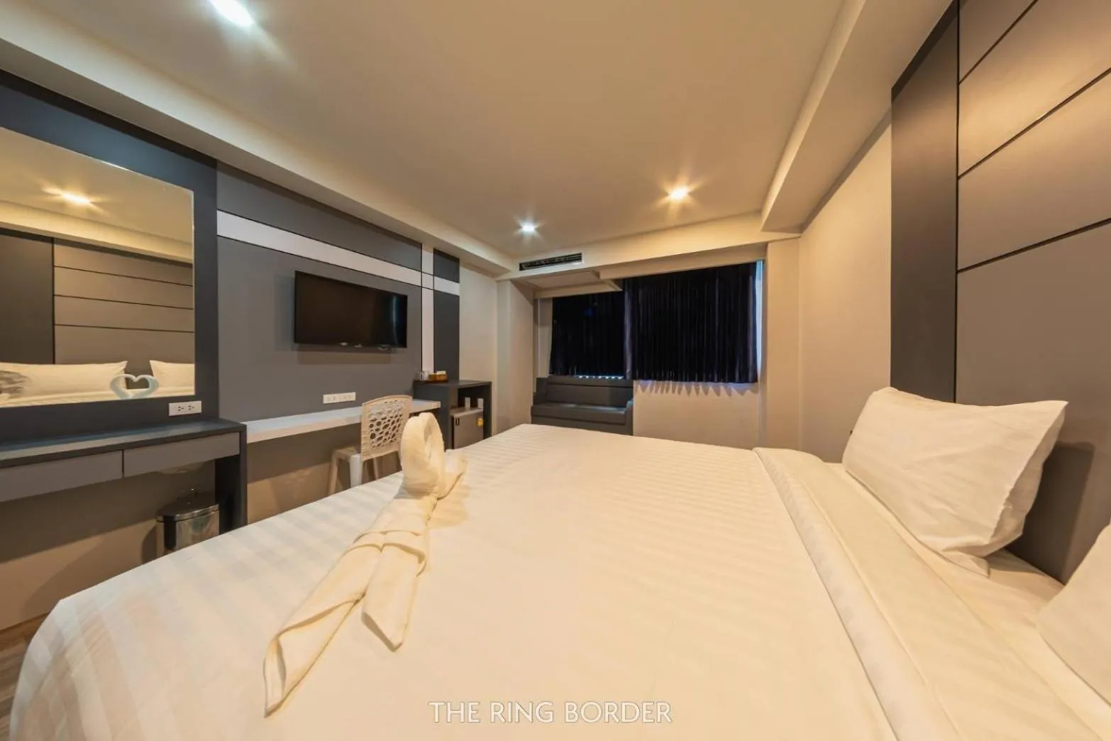 Bed in The Ring Border