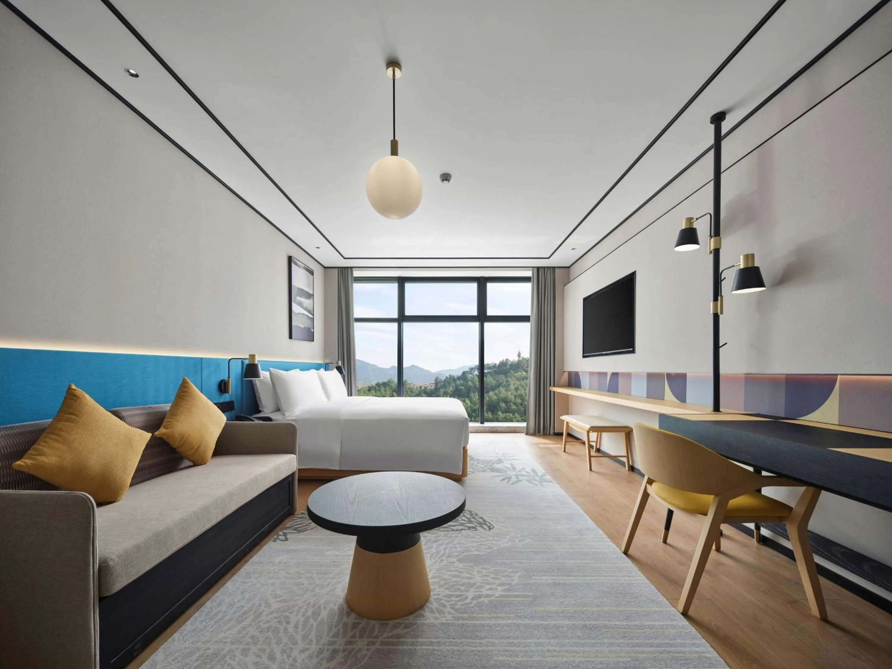 Bedroom in Hilton Garden Inn Huzhou Anji Phoenix Mountain