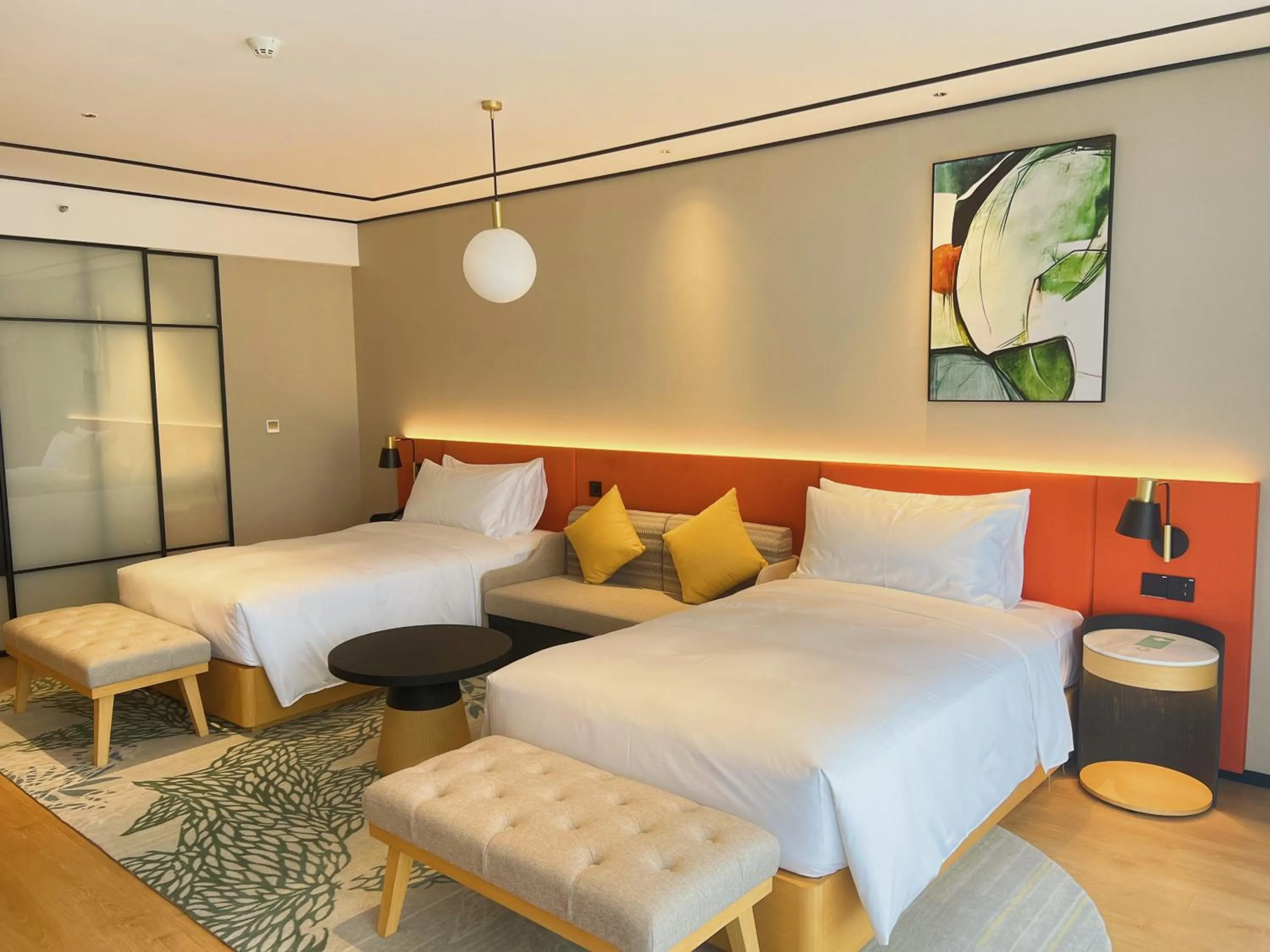 Photo of the whole room, Bed in Hilton Garden Inn Huzhou Anji Phoenix Mountain