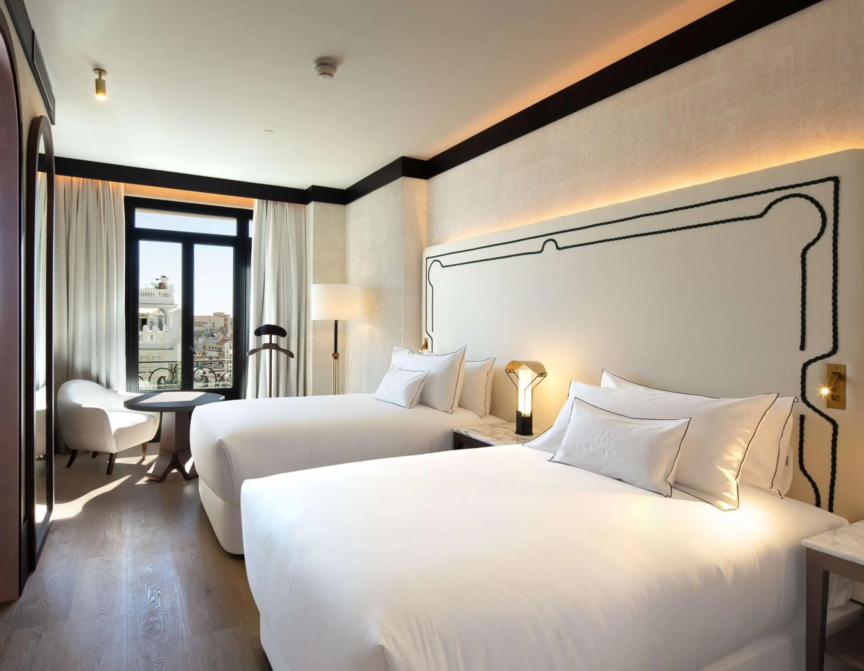 Bed in Hotel Montera Madrid, Curio Collection By Hilton