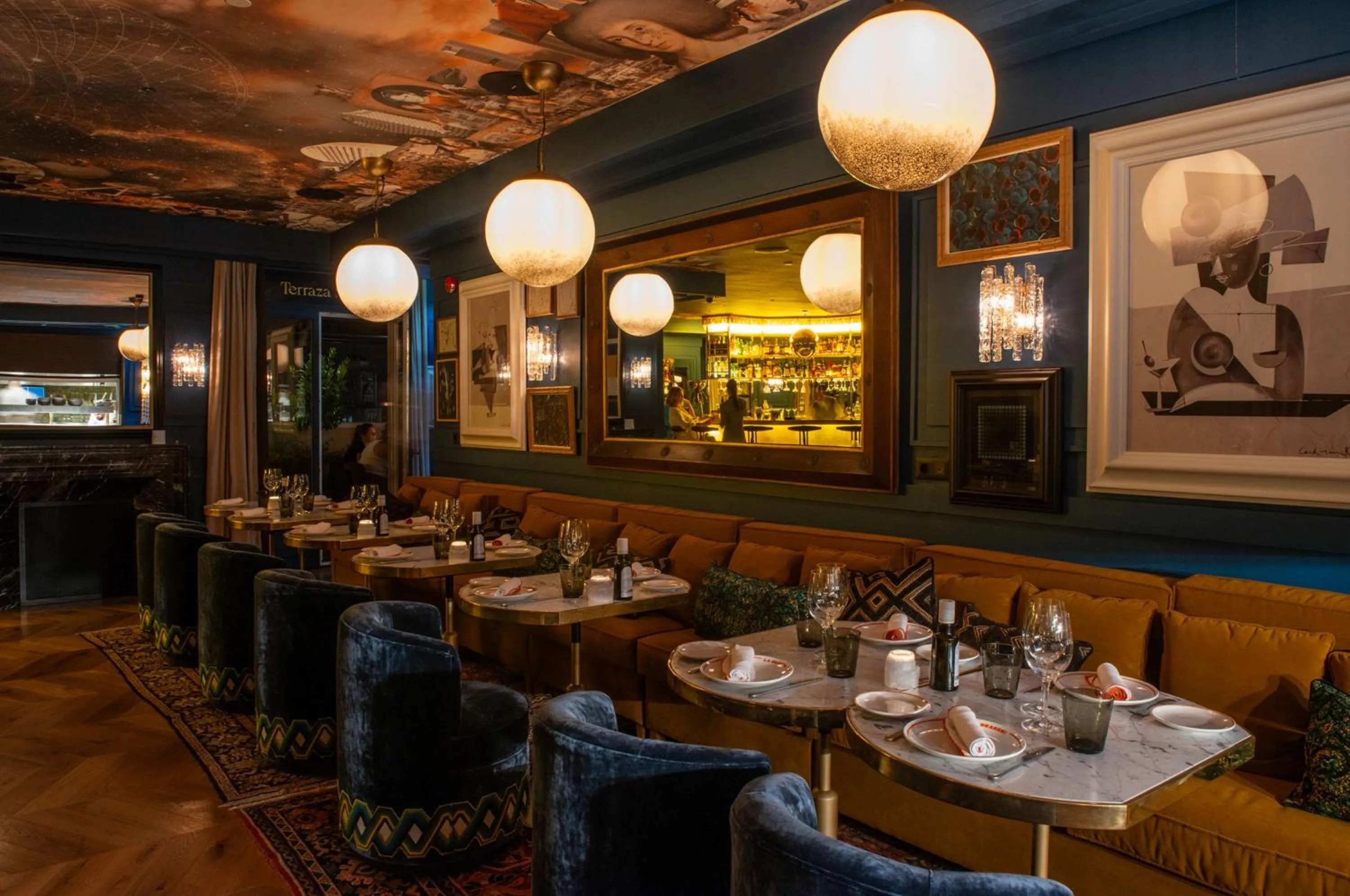 Restaurant/places to eat in Hotel Montera Madrid, Curio Collection By Hilton