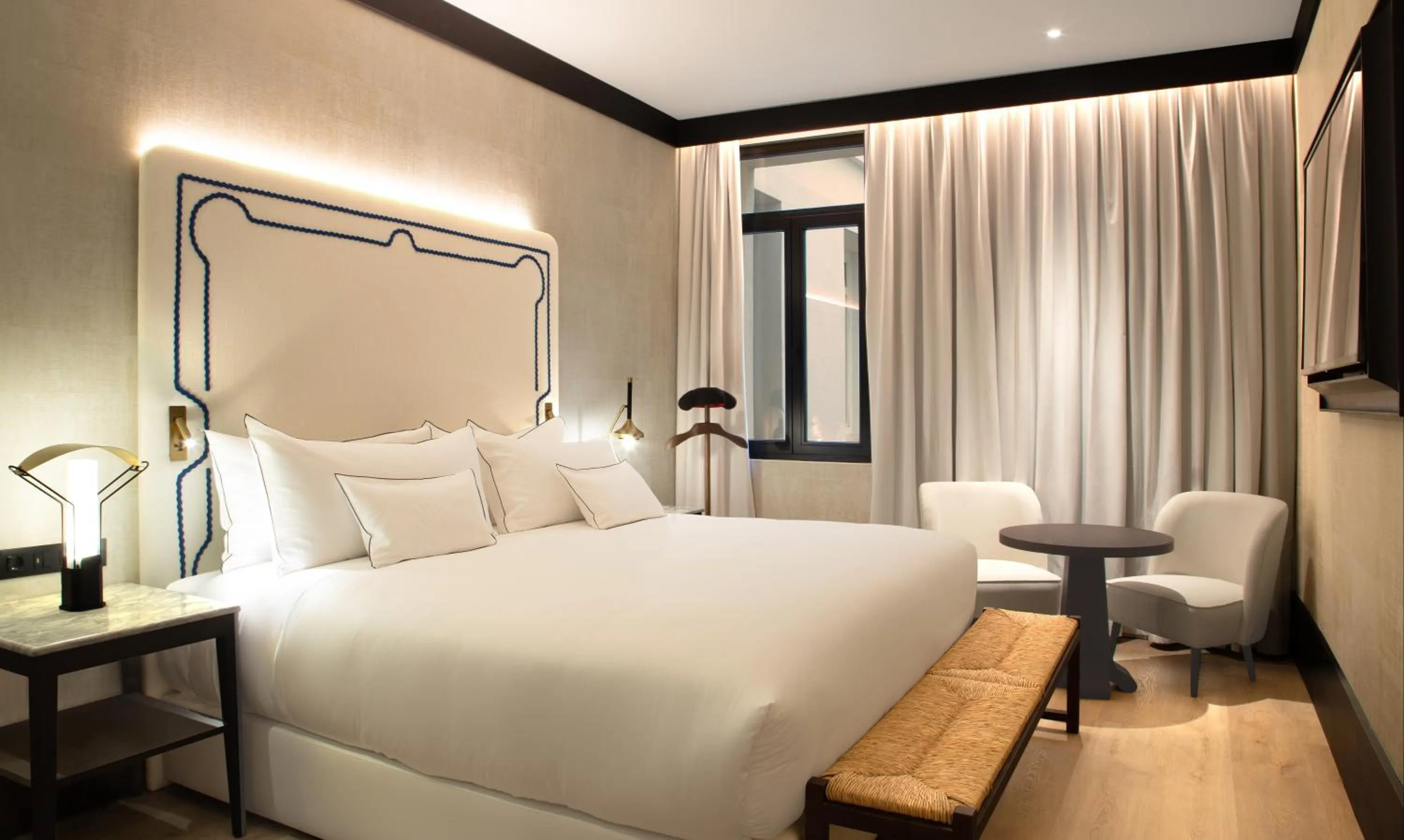 Bedroom, Bed in Hotel Montera Madrid, Curio Collection By Hilton