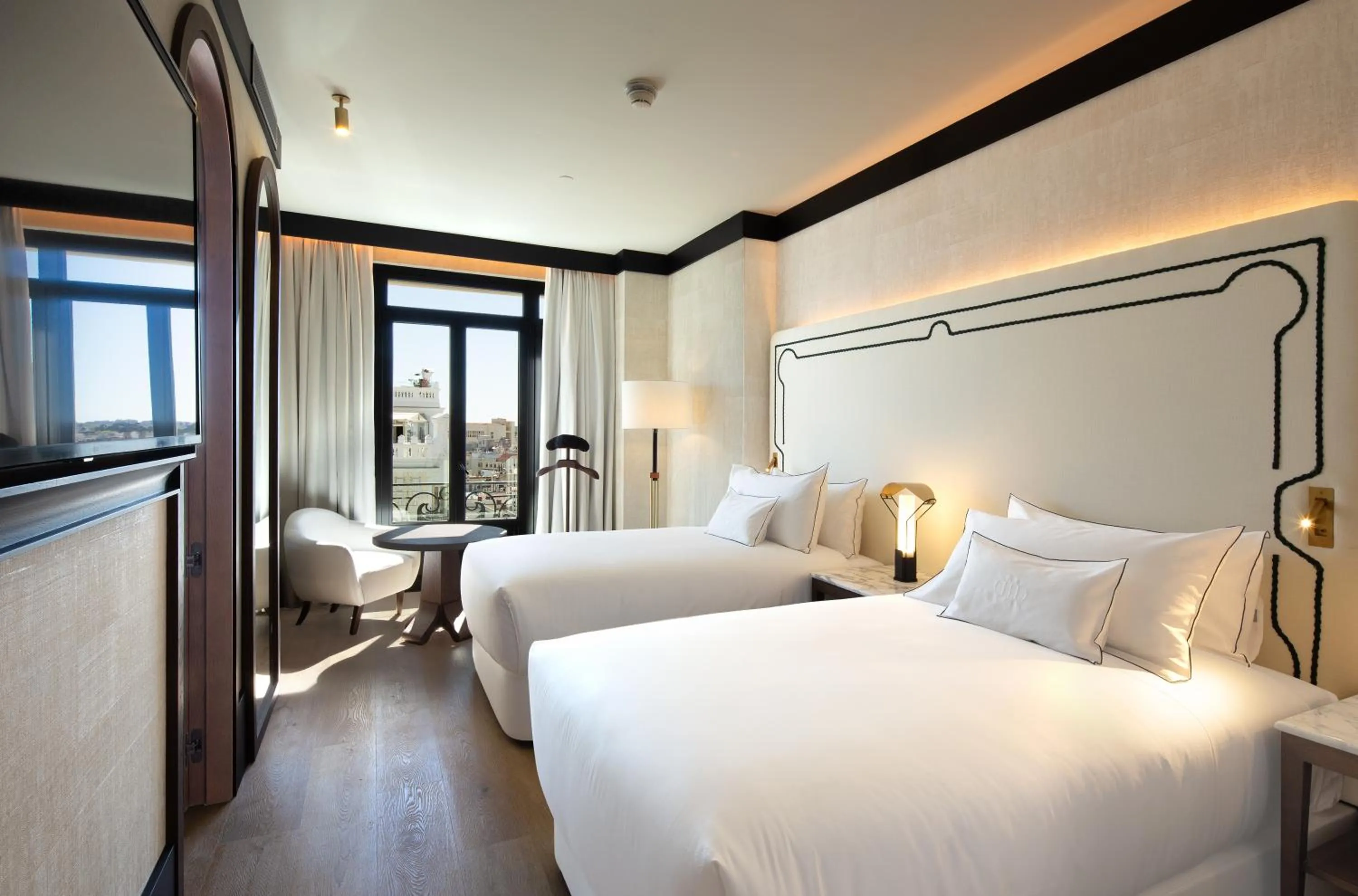 Bed in Hotel Montera Madrid, Curio Collection By Hilton