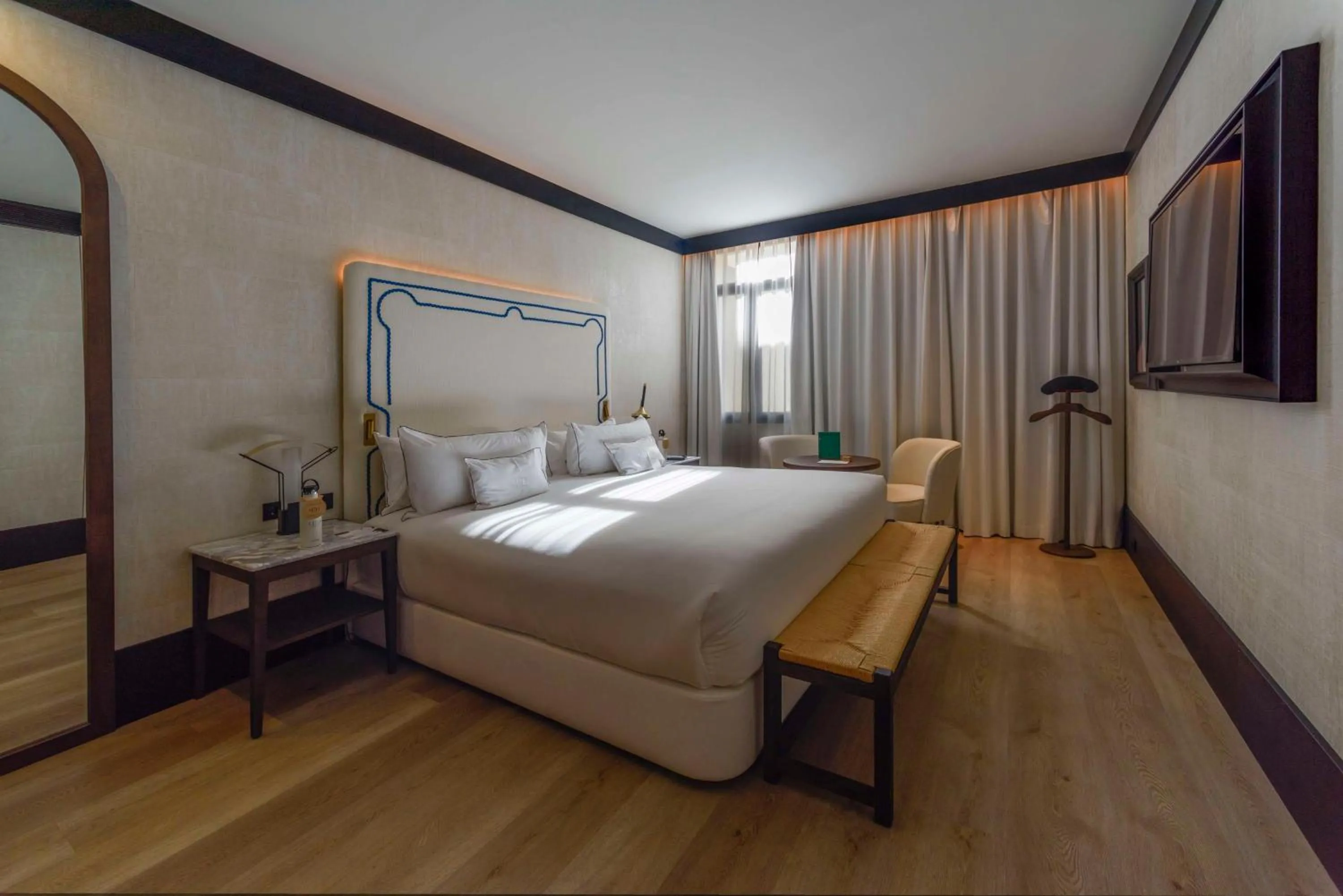 Photo of the whole room, Bed in Hotel Montera Madrid, Curio Collection By Hilton