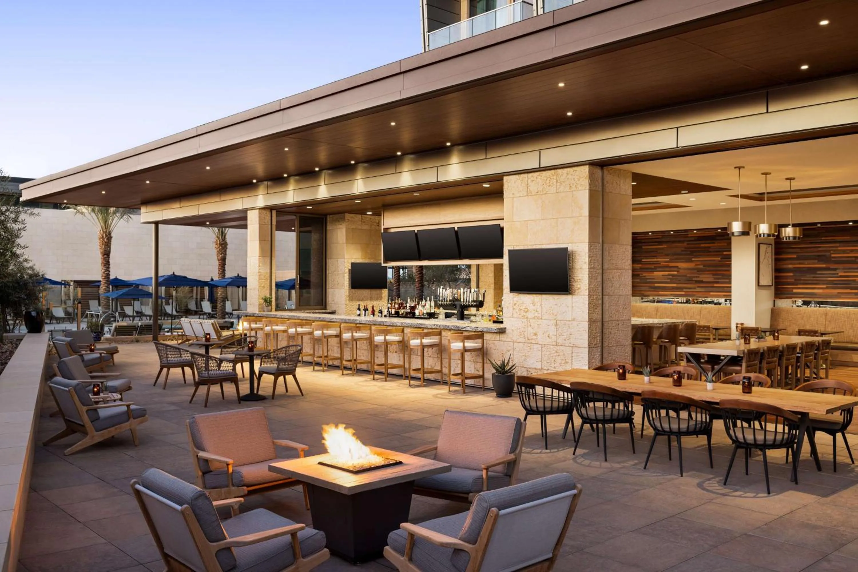 Lounge or bar in Hilton North Scottsdale At Cavasson