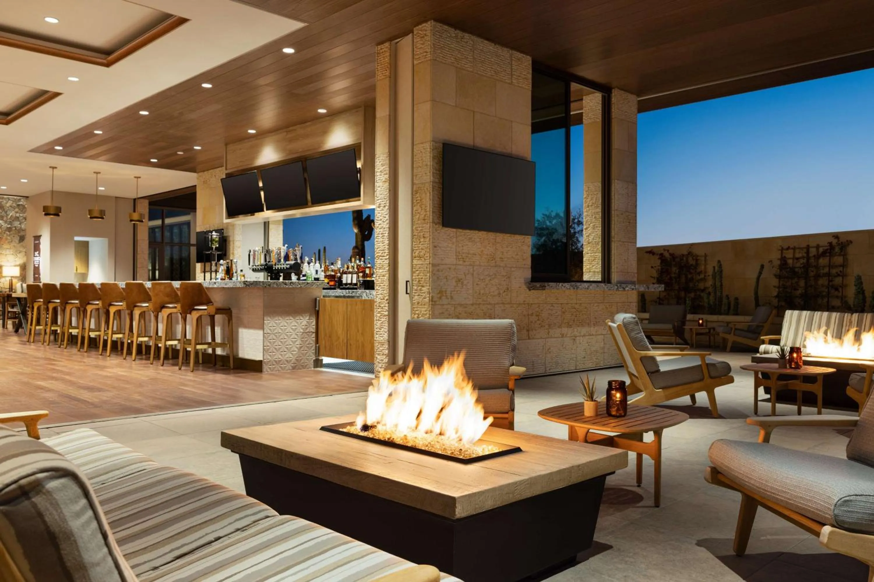 Lounge or bar in Hilton North Scottsdale At Cavasson