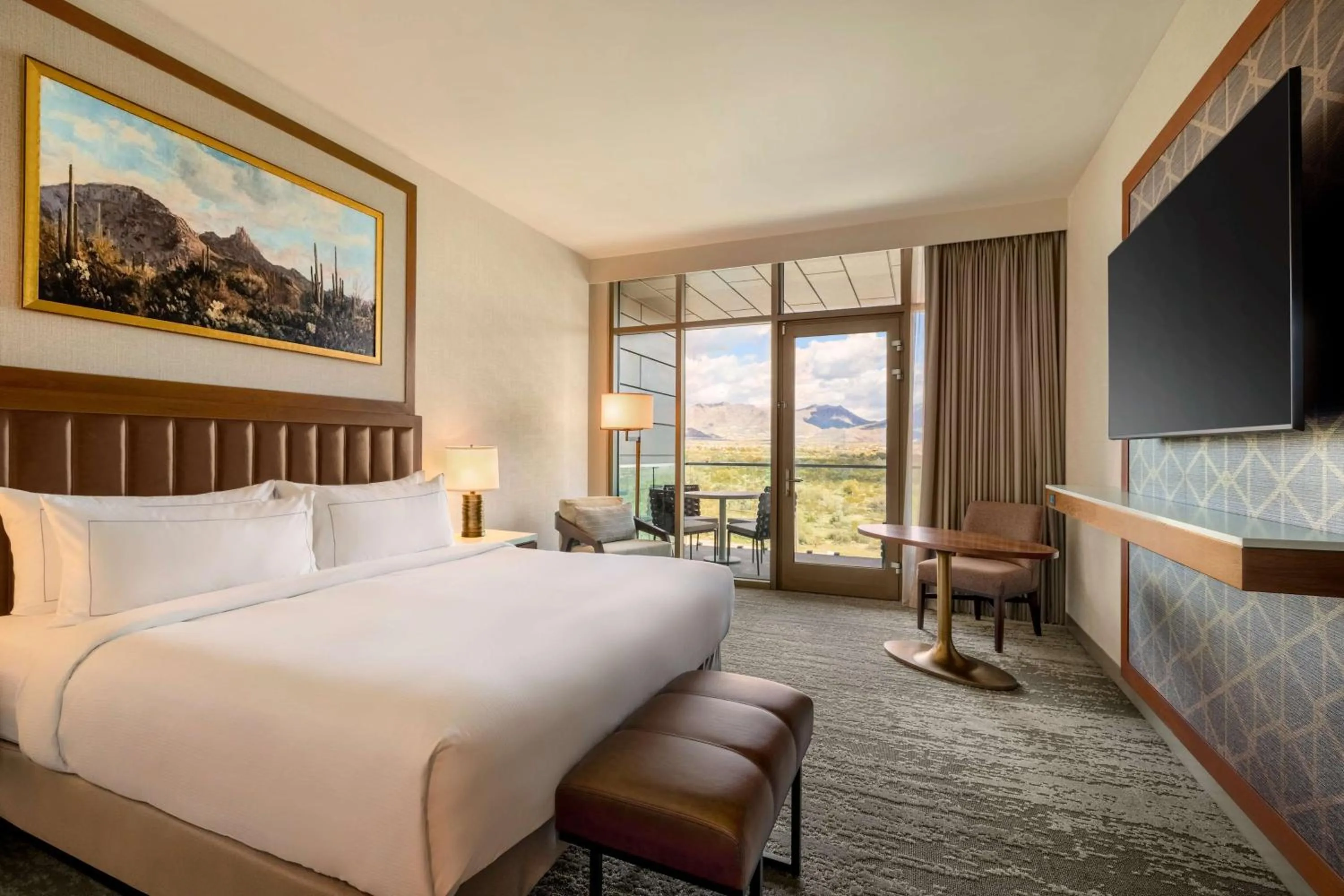 Photo of the whole room, Bed in Hilton North Scottsdale At Cavasson