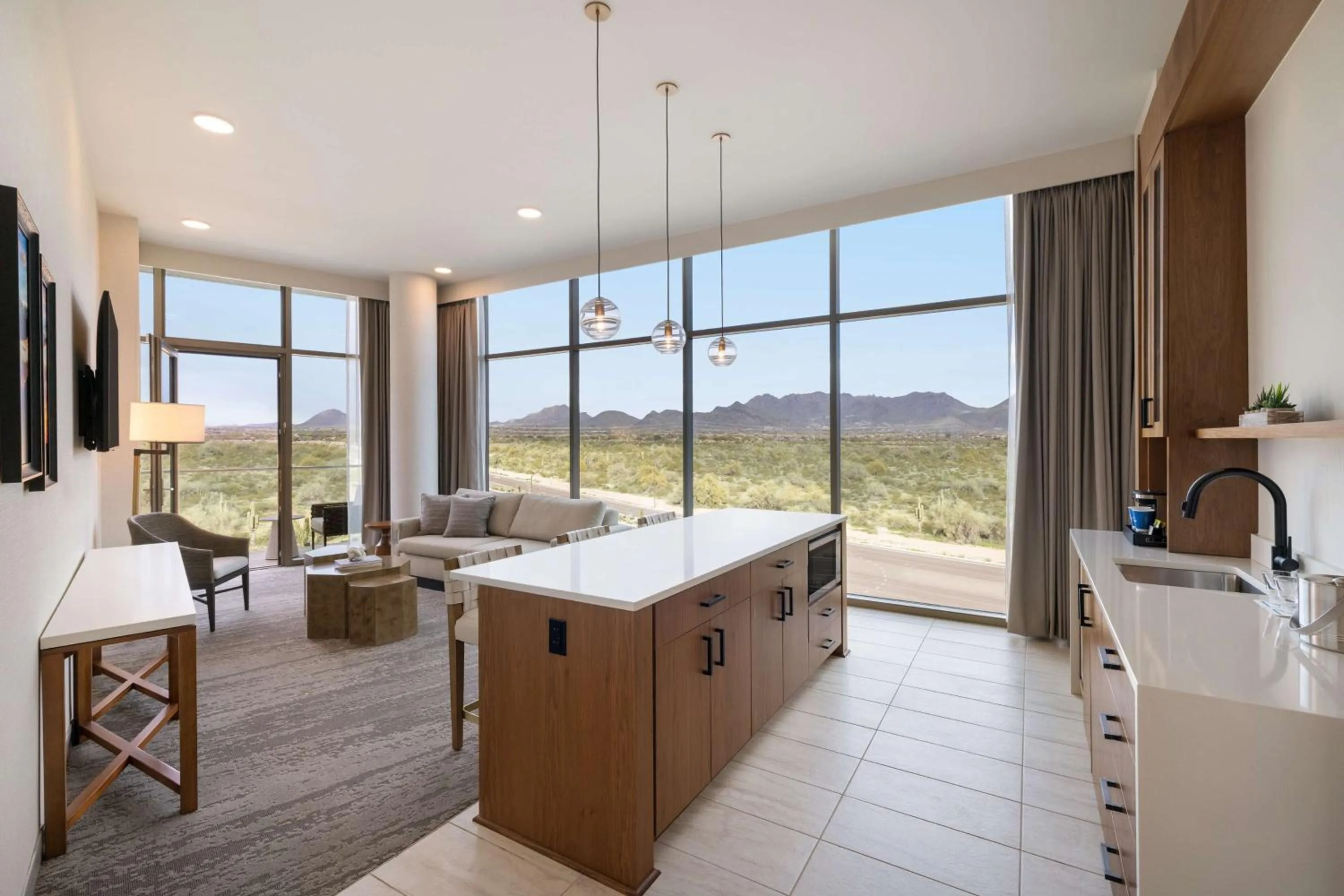 Photo of the whole room in Hilton North Scottsdale At Cavasson