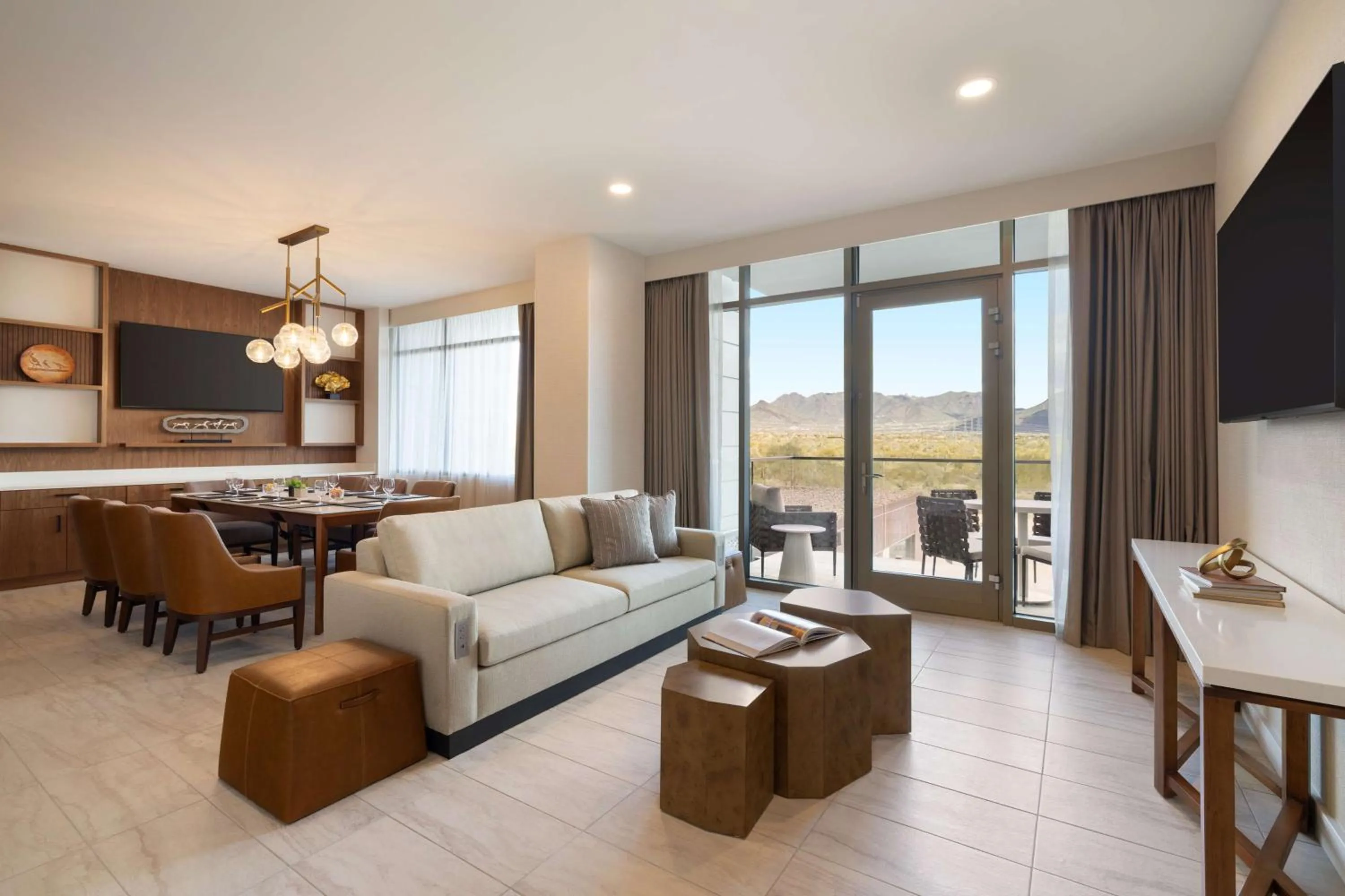 Photo of the whole room in Hilton North Scottsdale At Cavasson