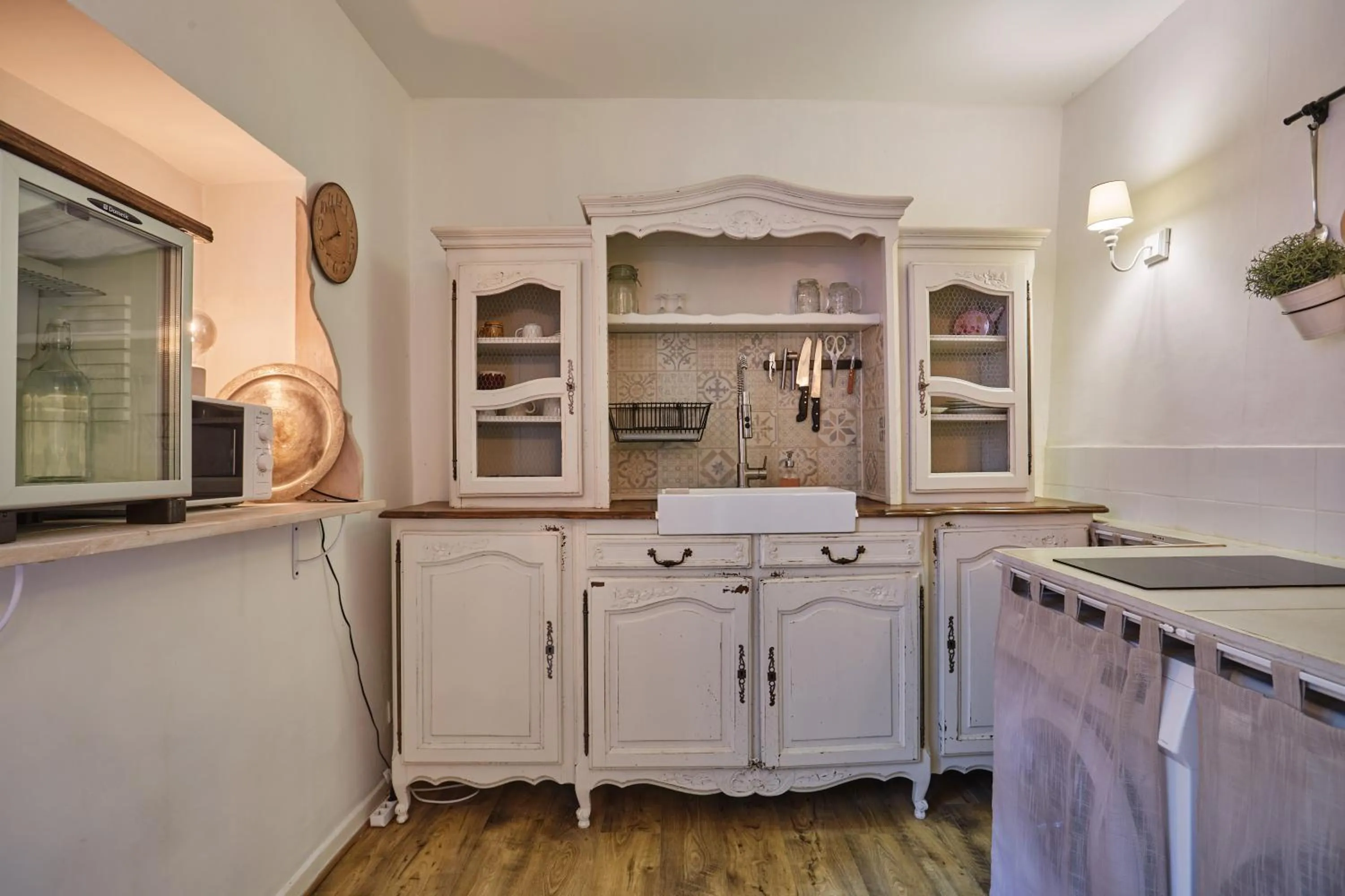 Appart Aix sauna jacuzzi balneo spa privatifs hyper centre historique cour intérieur