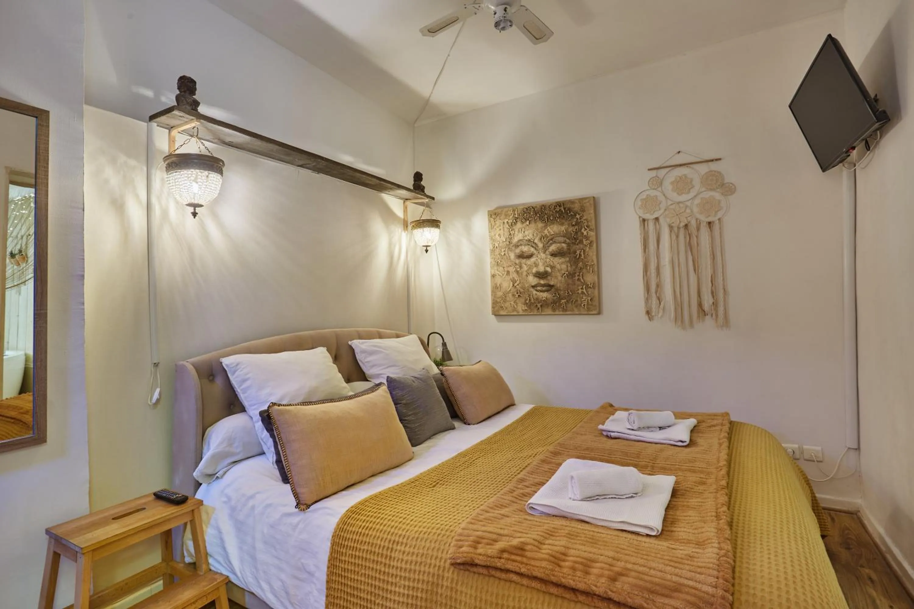 Bed in Appart Aix sauna jacuzzi balneo spa privatifs hyper centre historique cour intérieur