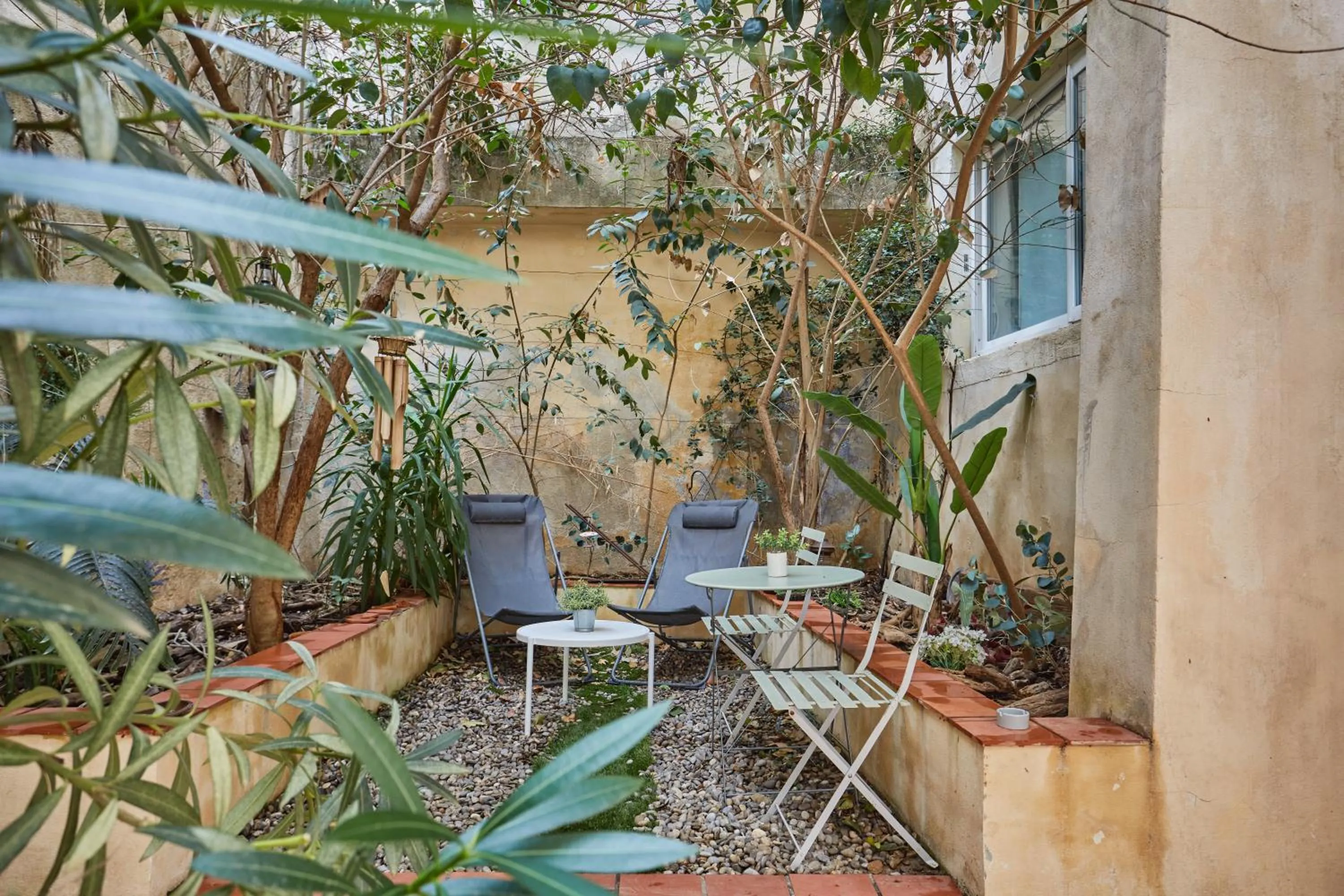 Appart Aix sauna jacuzzi balneo spa privatifs hyper centre historique cour intérieur