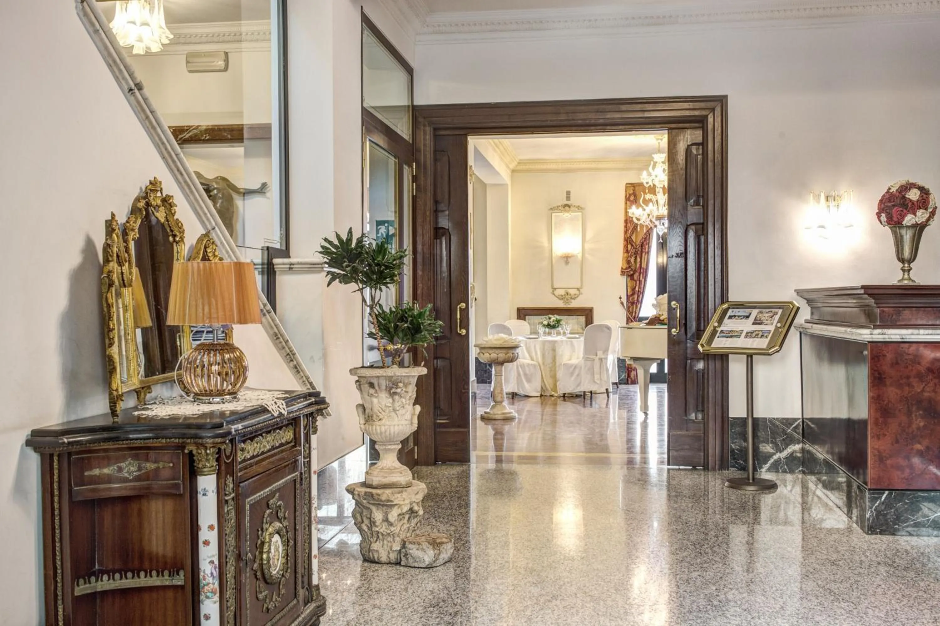 Lobby or reception in Hotel Castel Vecchio