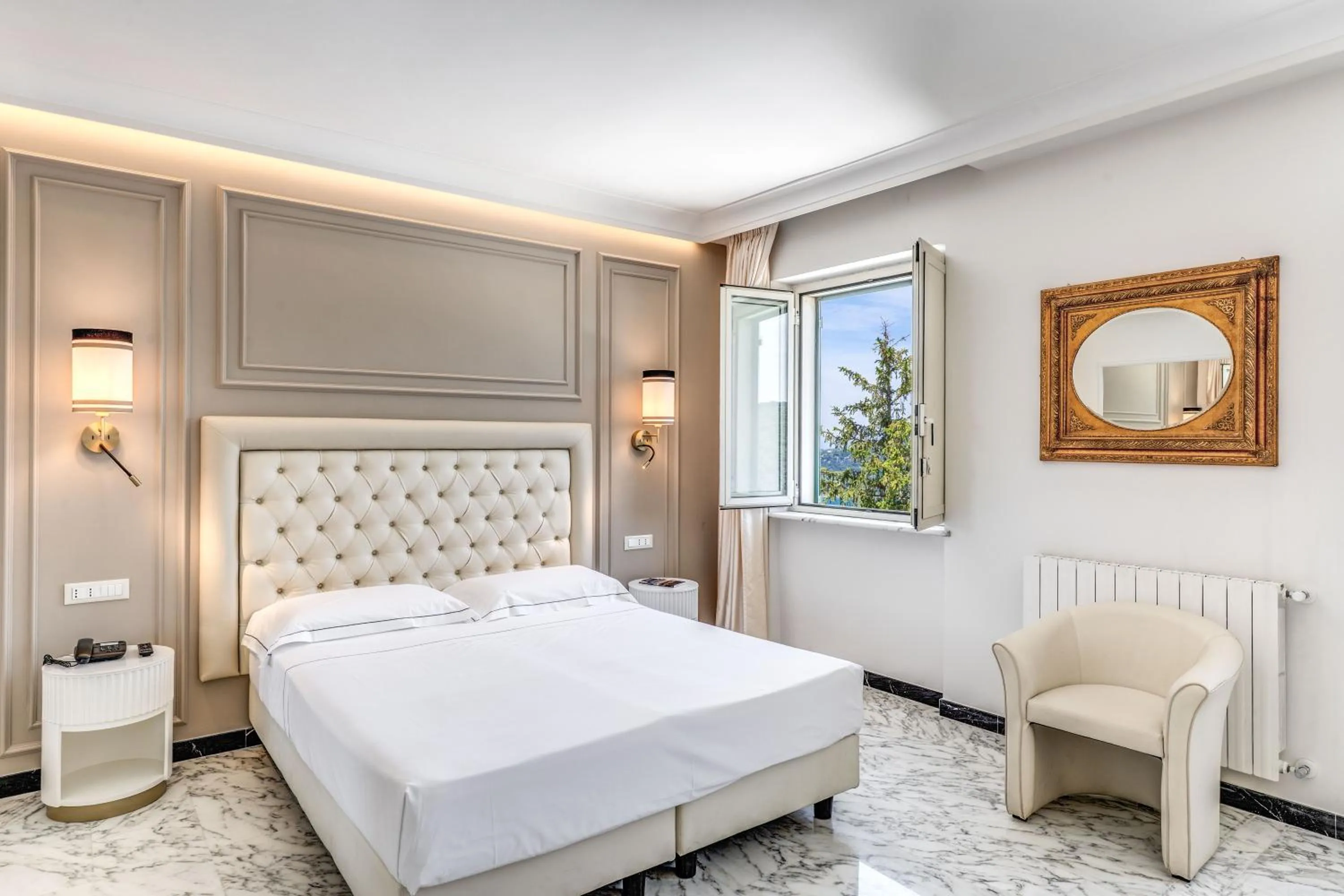 Bed in Hotel Castel Vecchio