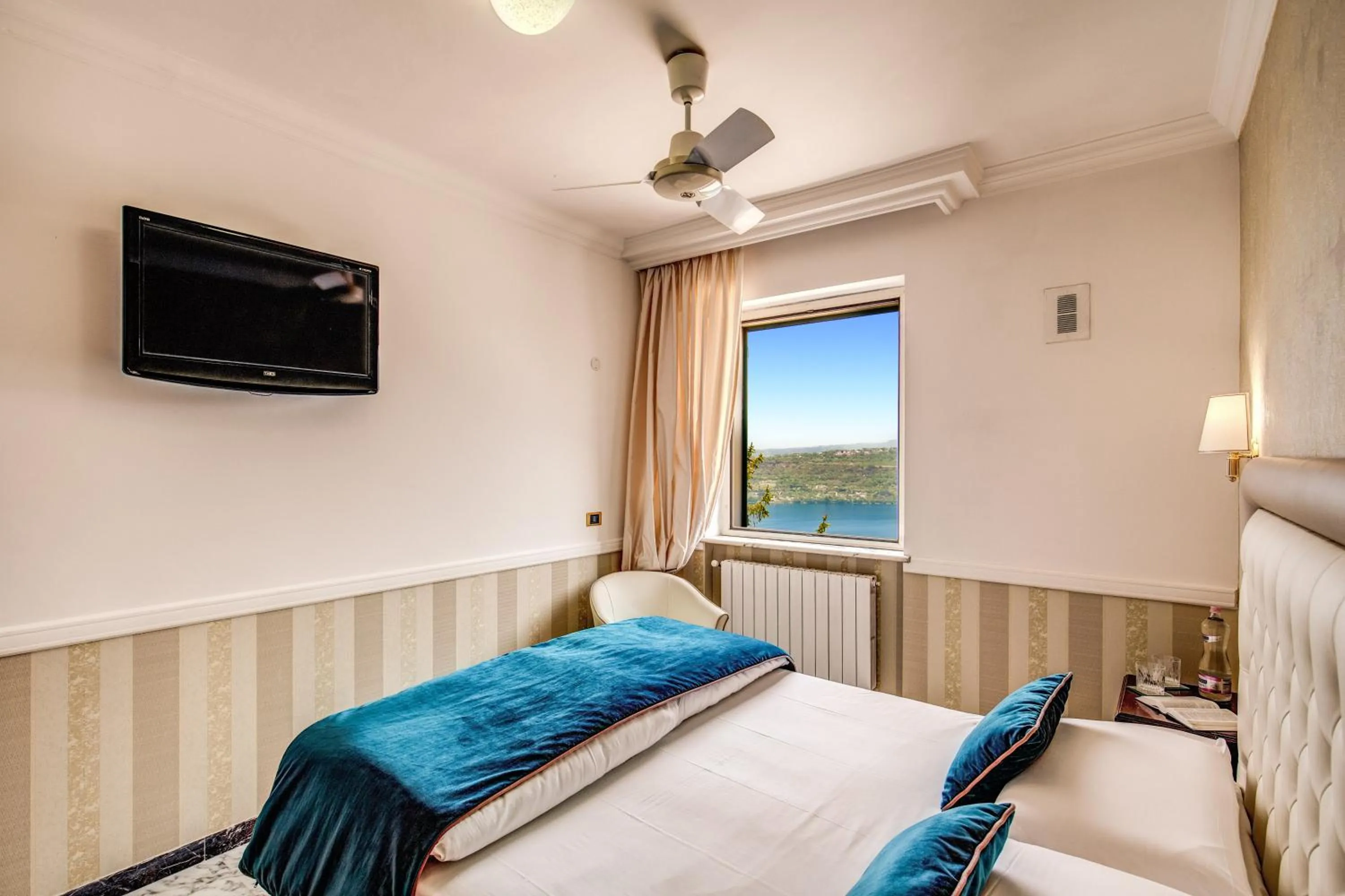 Bed in Hotel Castel Vecchio