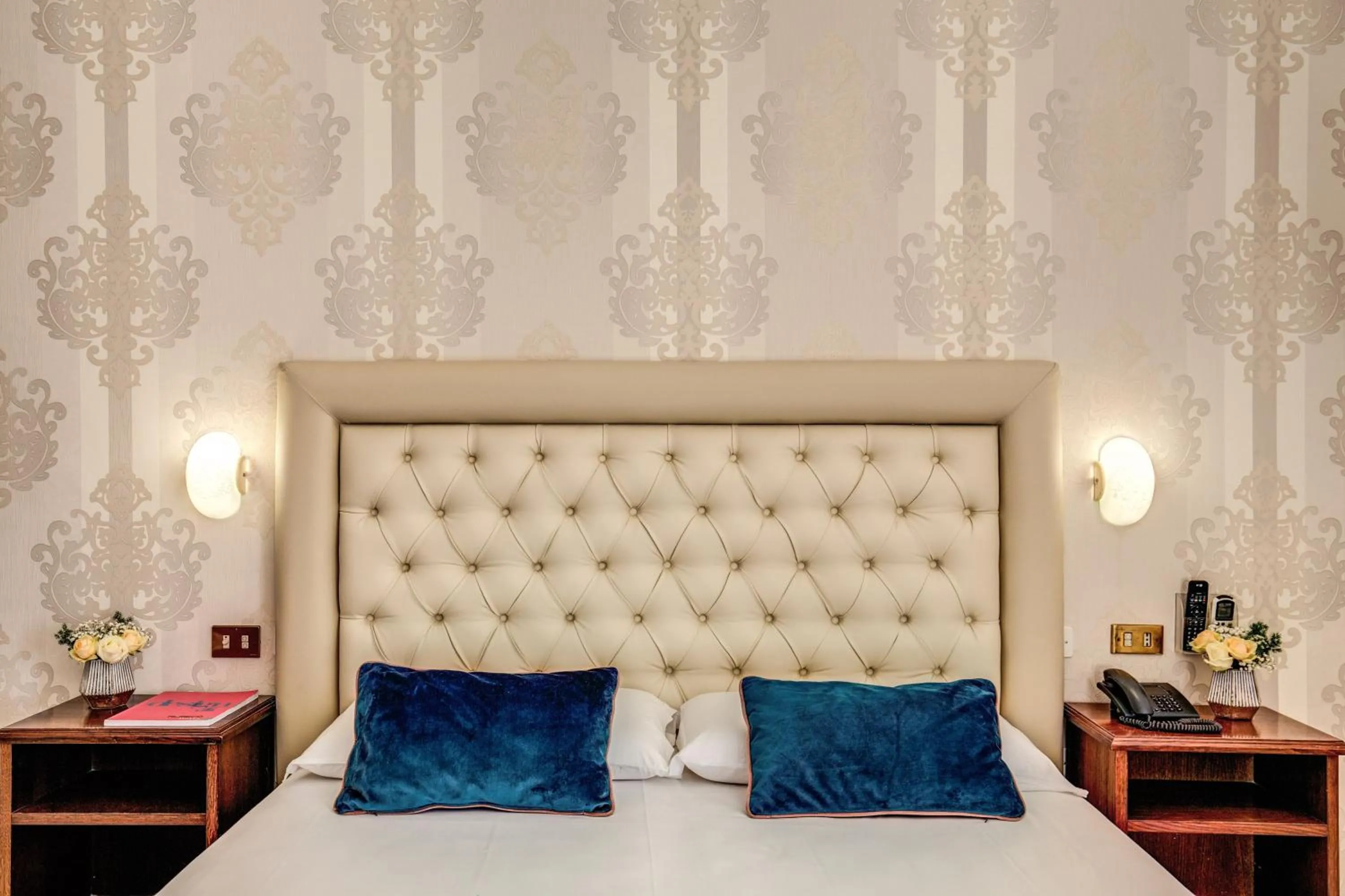 Bed in Hotel Castel Vecchio