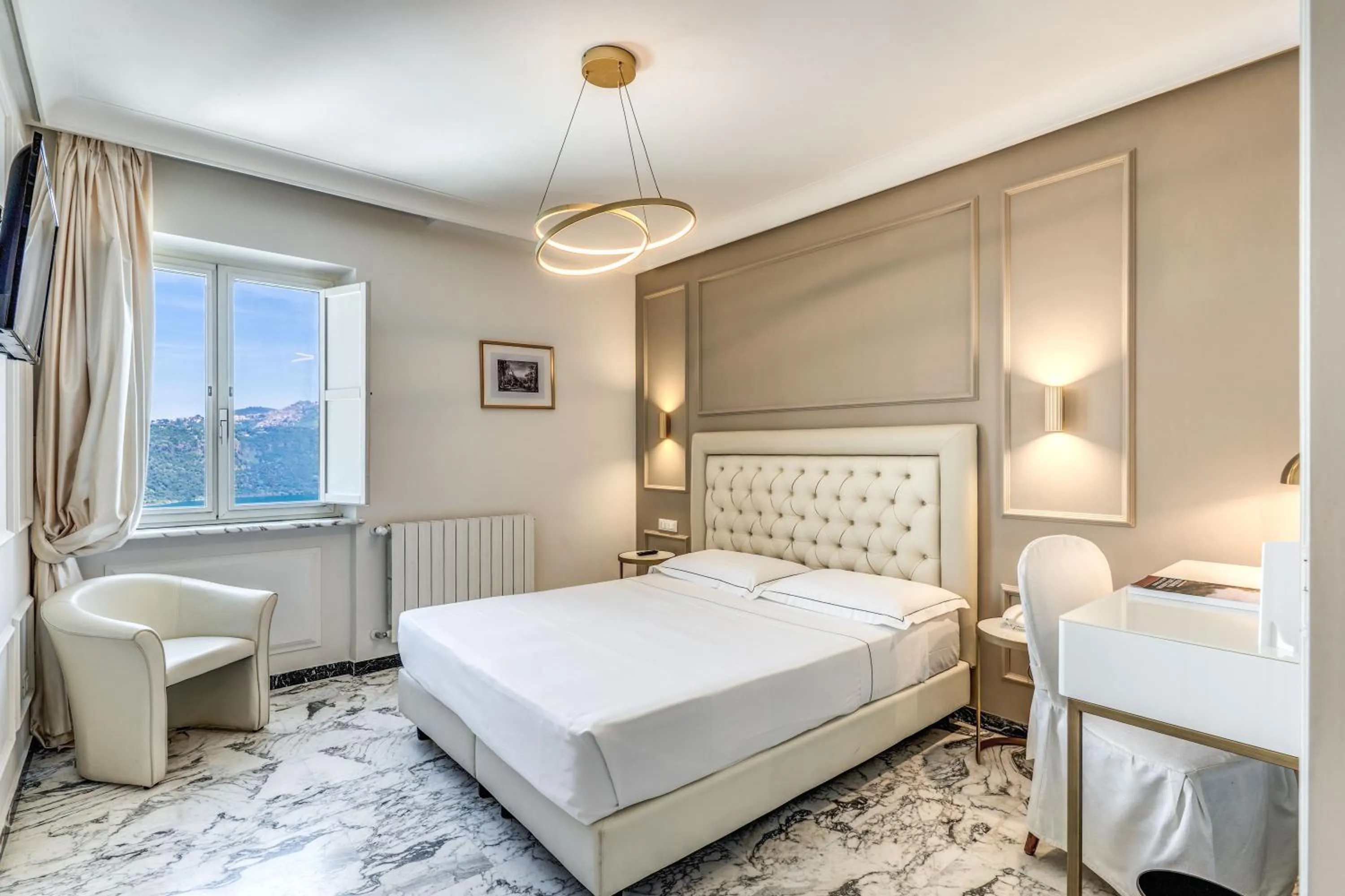 Bed in Hotel Castel Vecchio