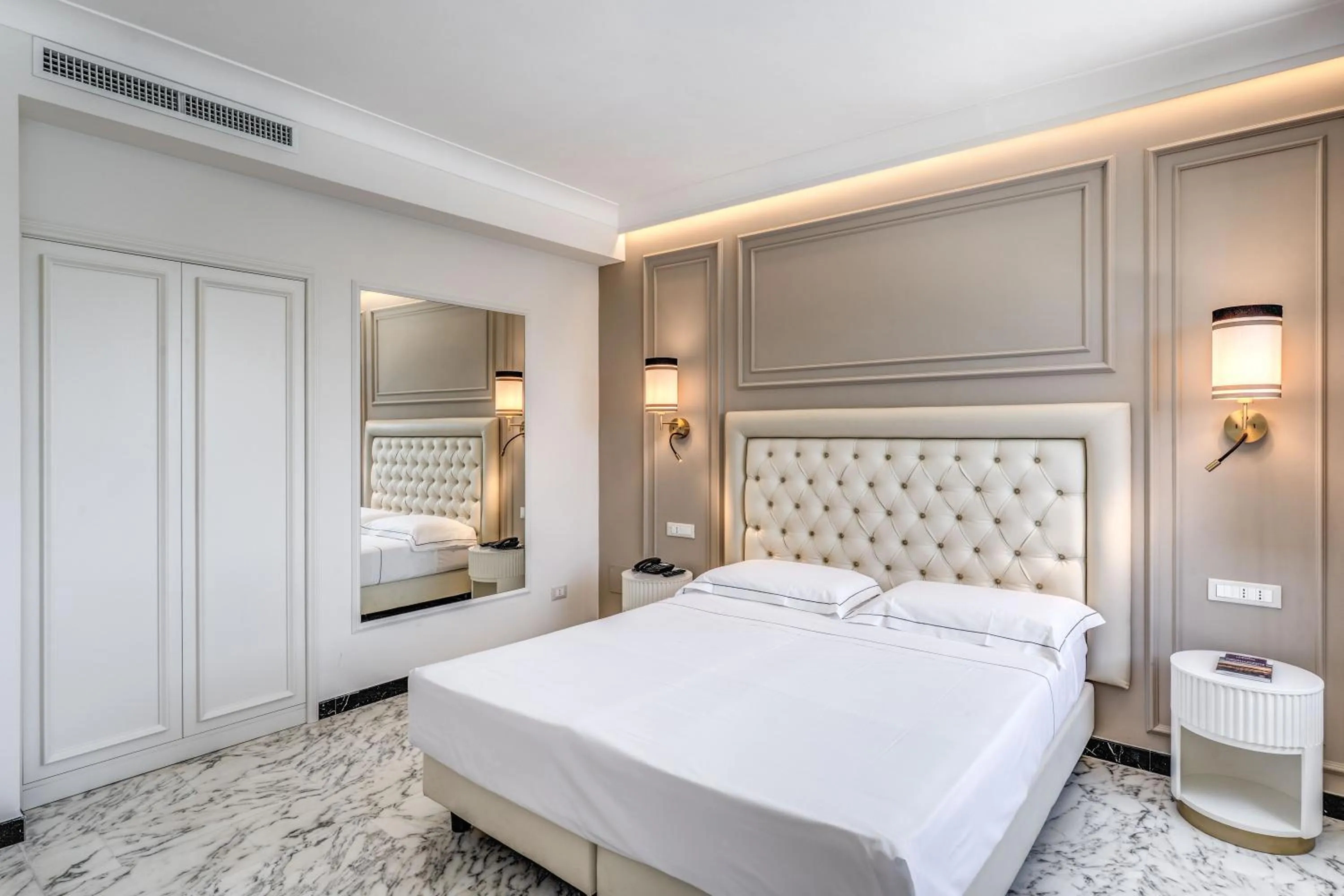 Bed in Hotel Castel Vecchio