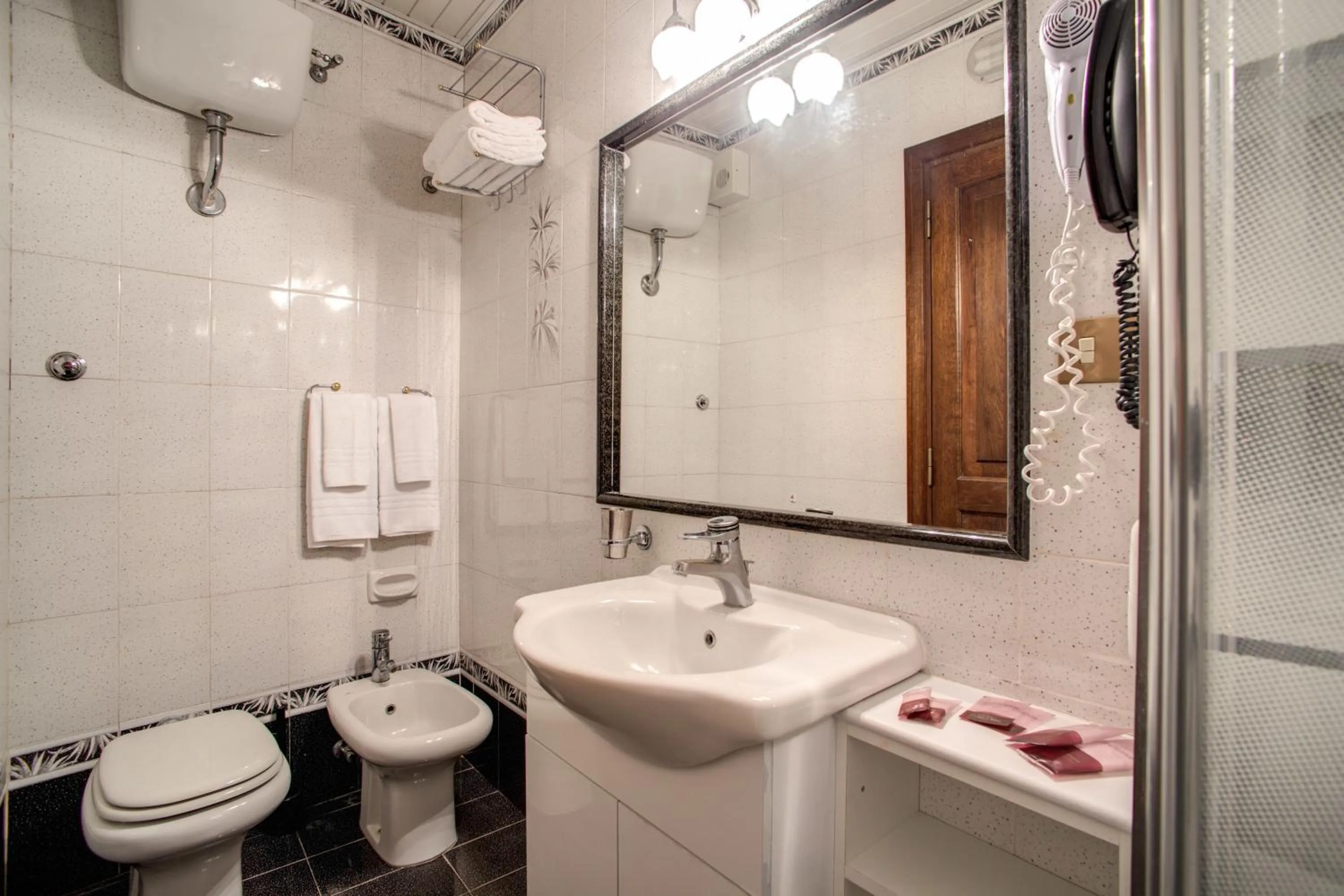 Bathroom in Hotel Castel Vecchio