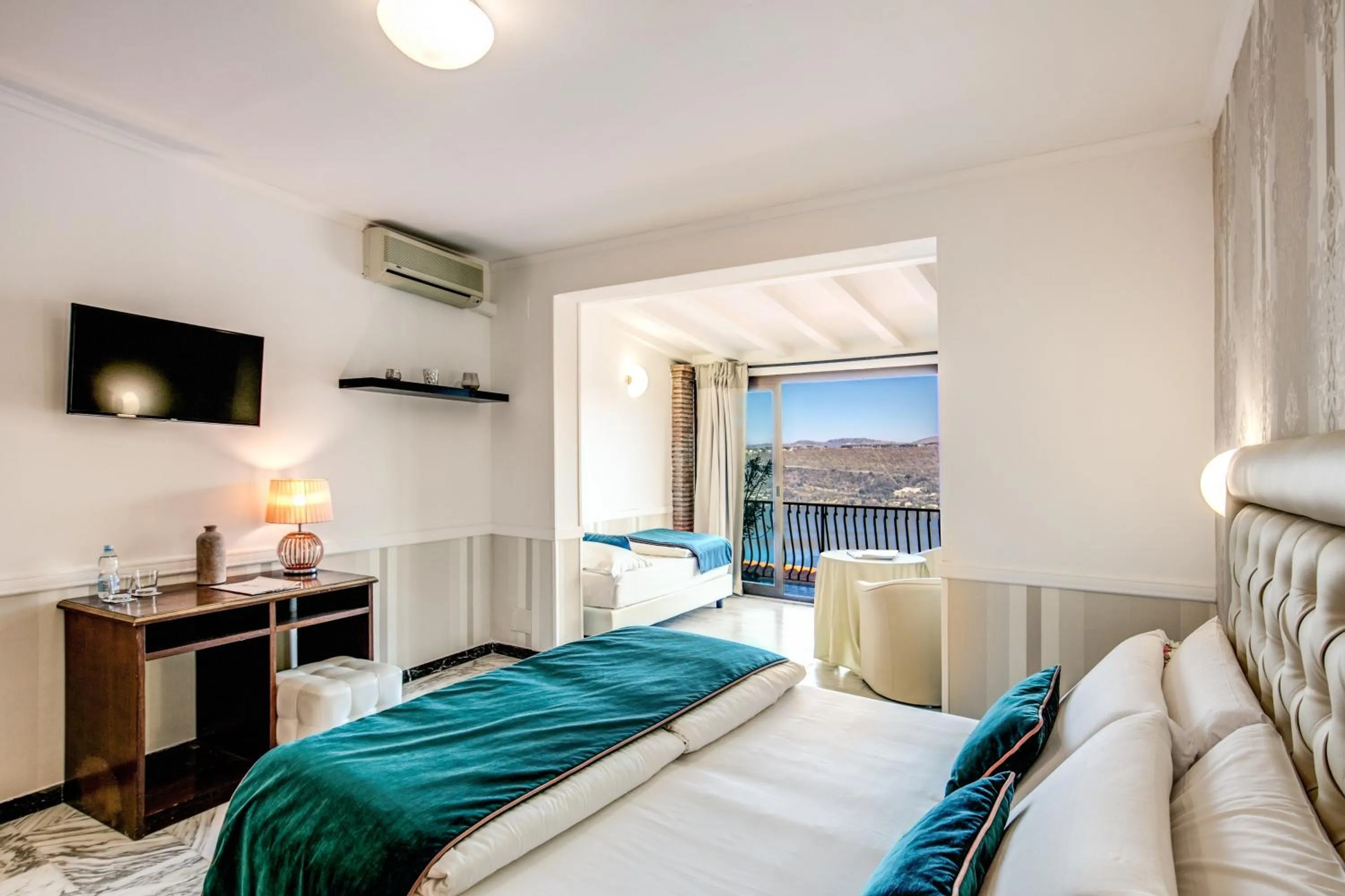 Bed in Hotel Castel Vecchio