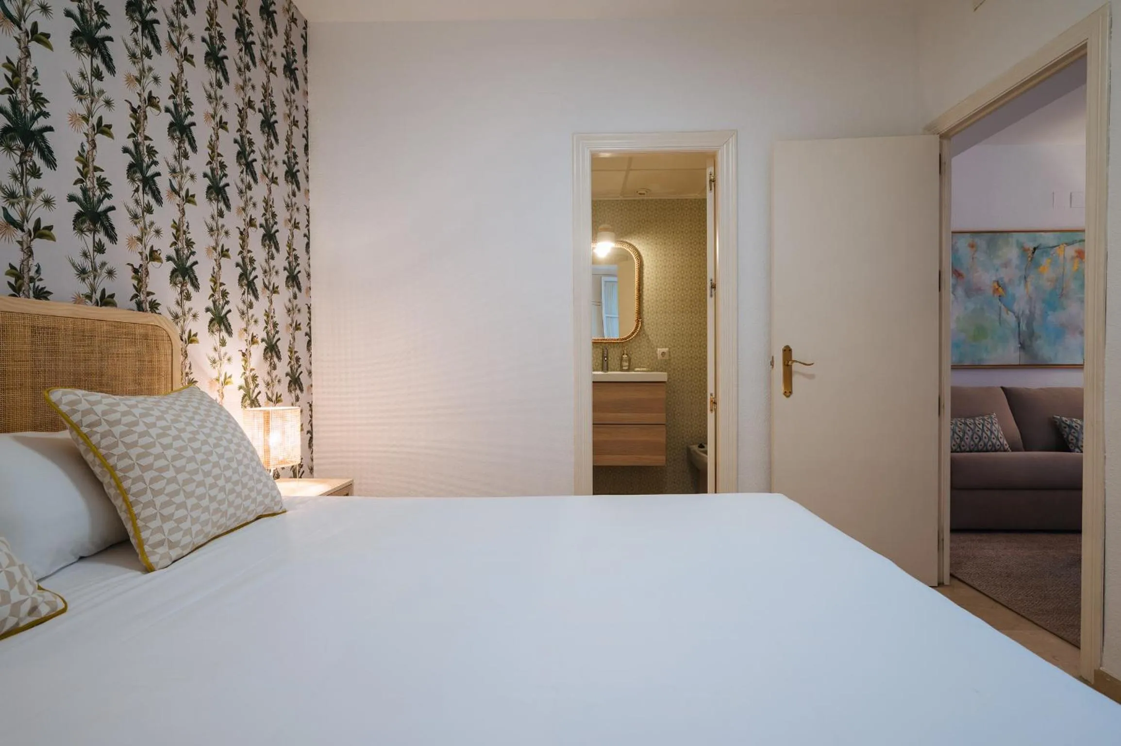 Bed in Lirio Suite Apartment - Private Parking included