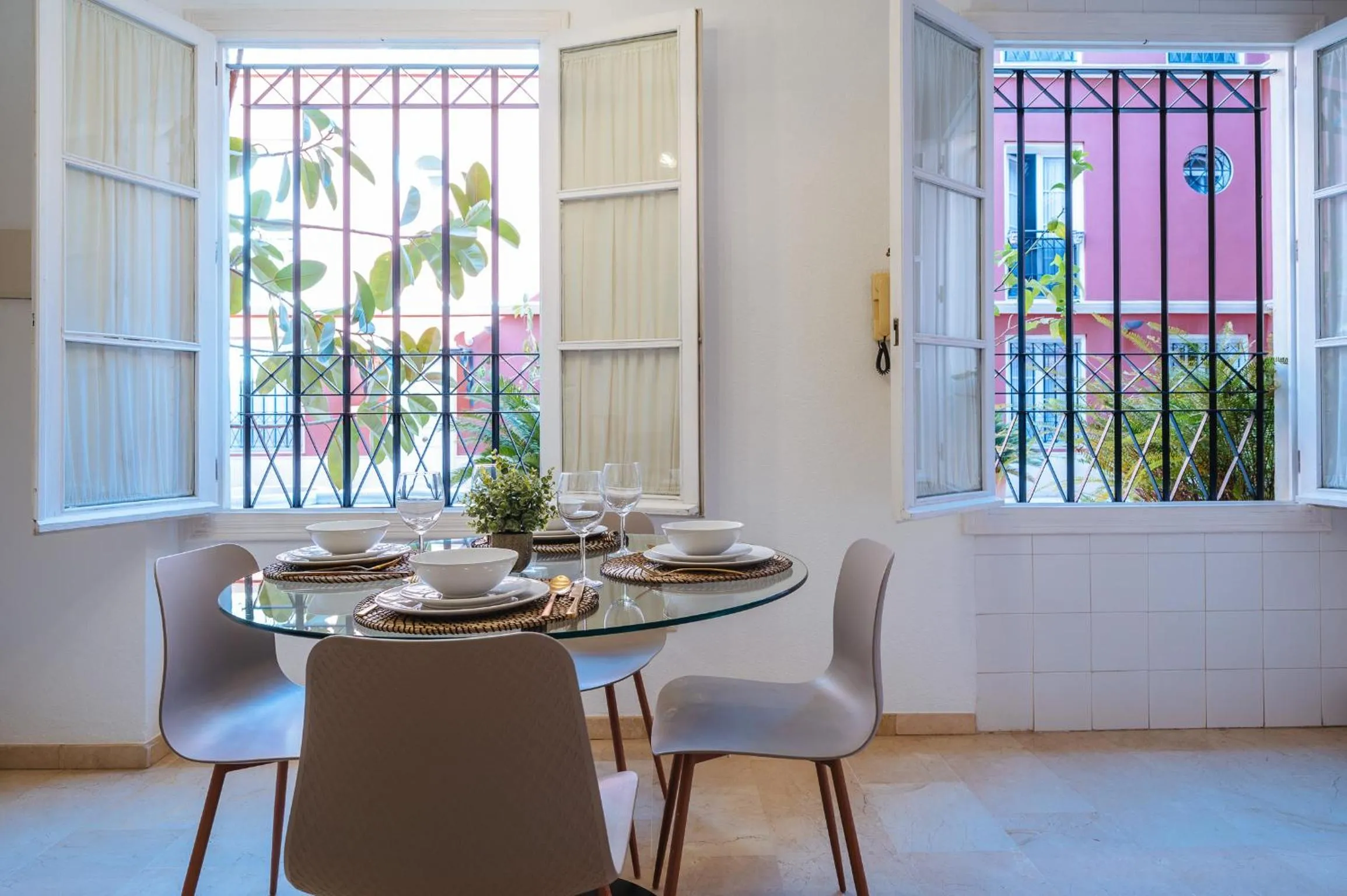 Living room in Lirio Suite Apartment - Private Parking included