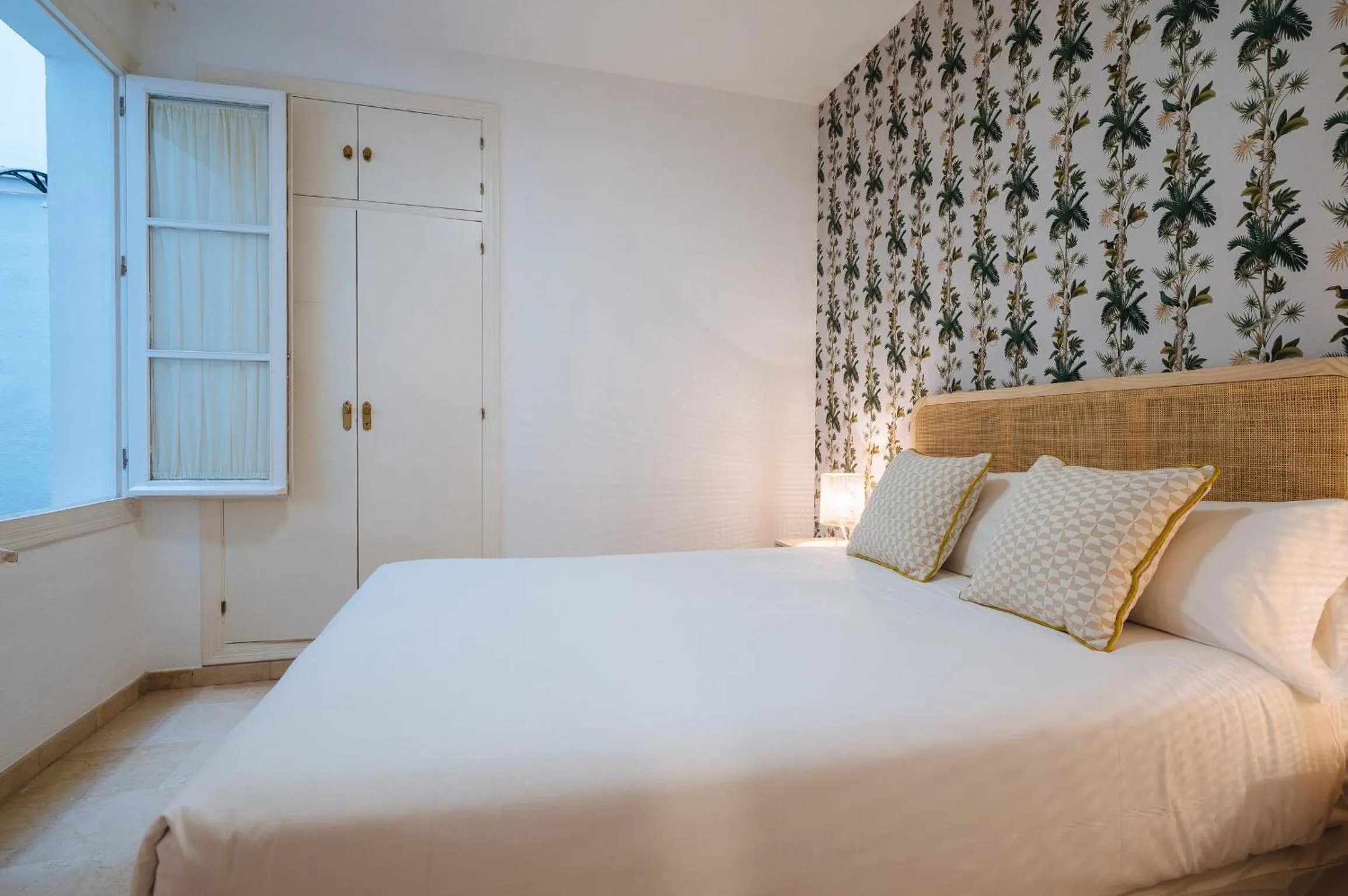 Bed in Lirio Suite Apartment - Private Parking included