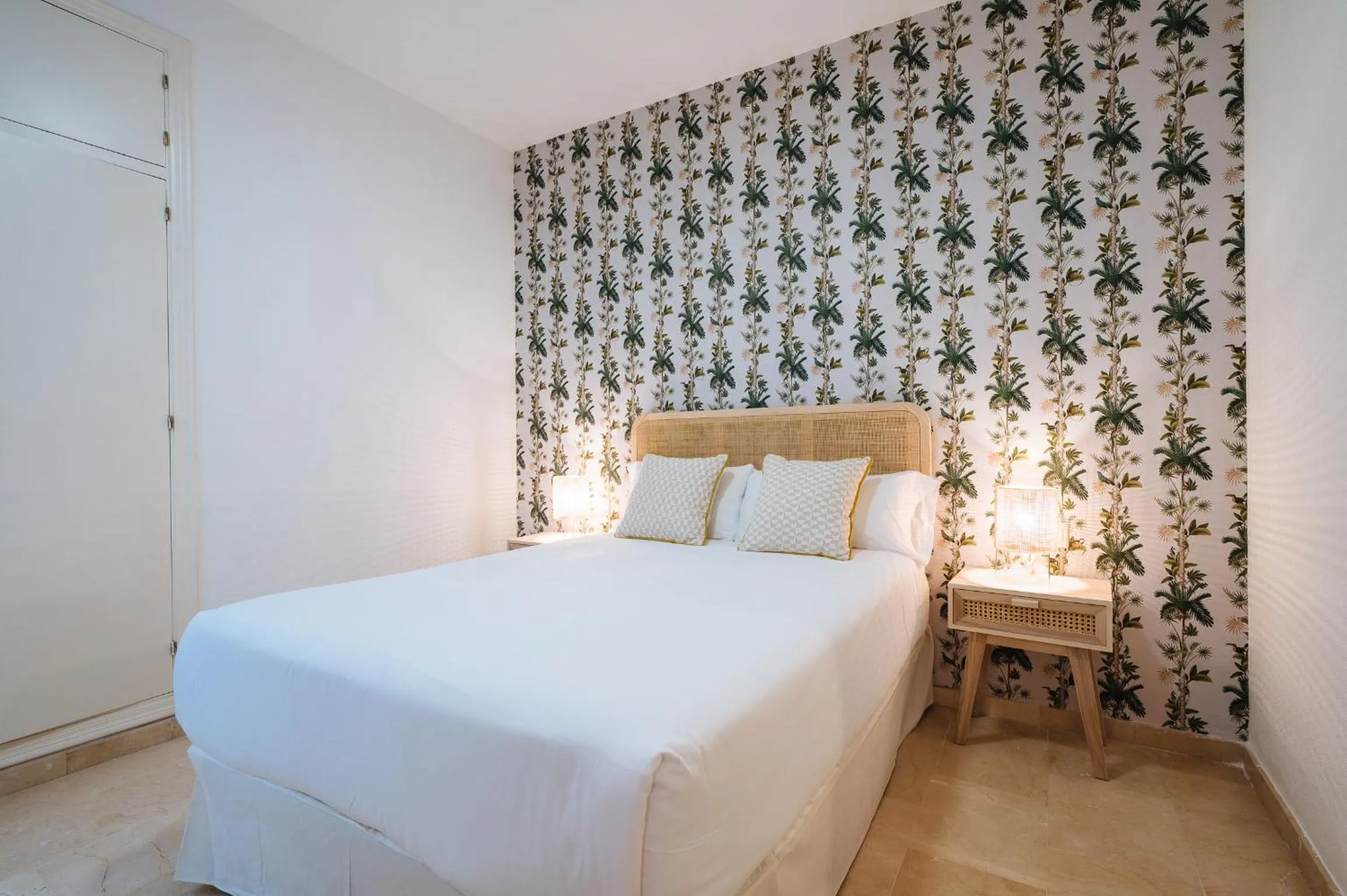 Bed in Lirio Suite Apartment - Private Parking included