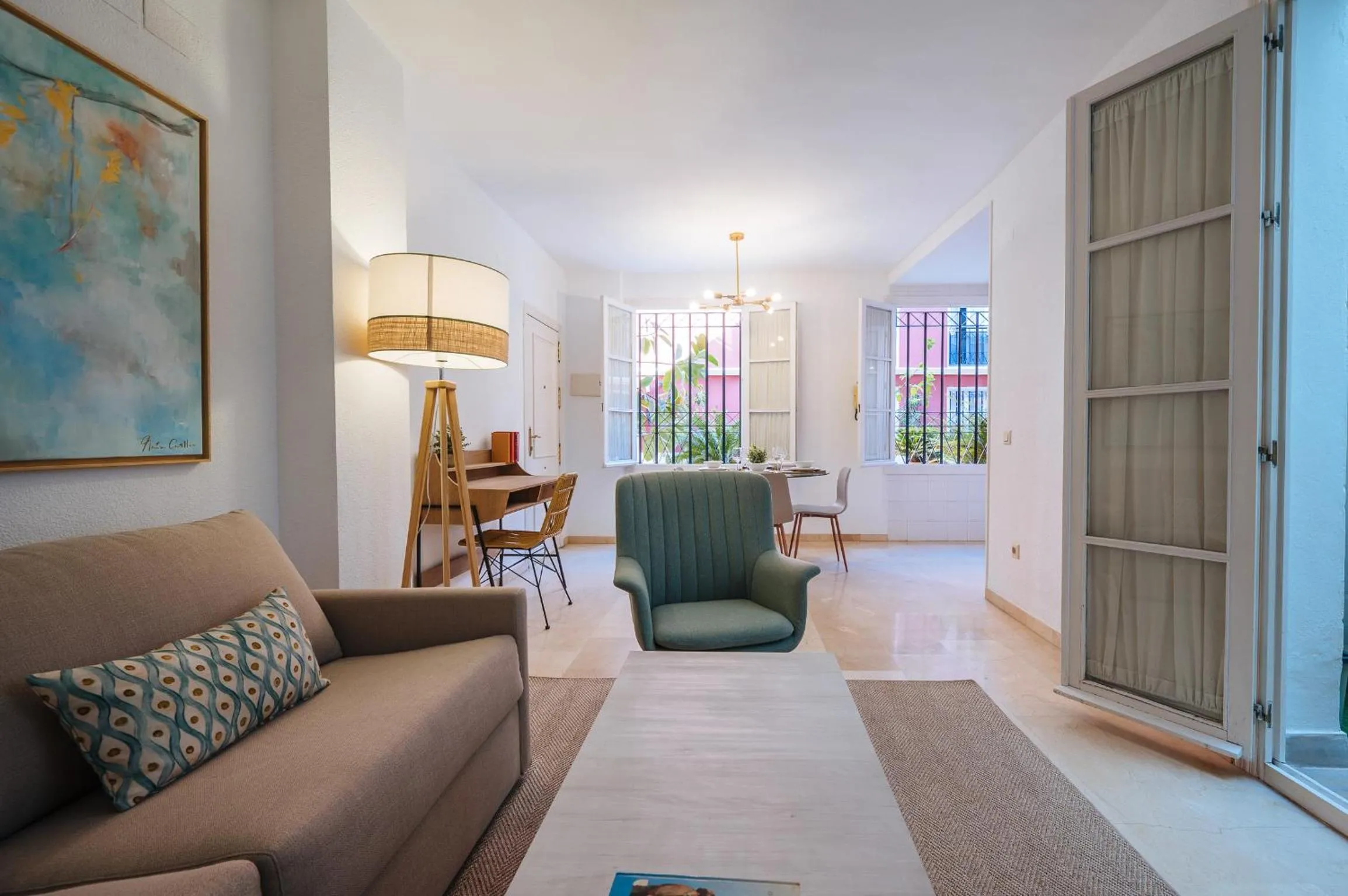 Photo of the whole room in Lirio Suite Apartment - Private Parking included