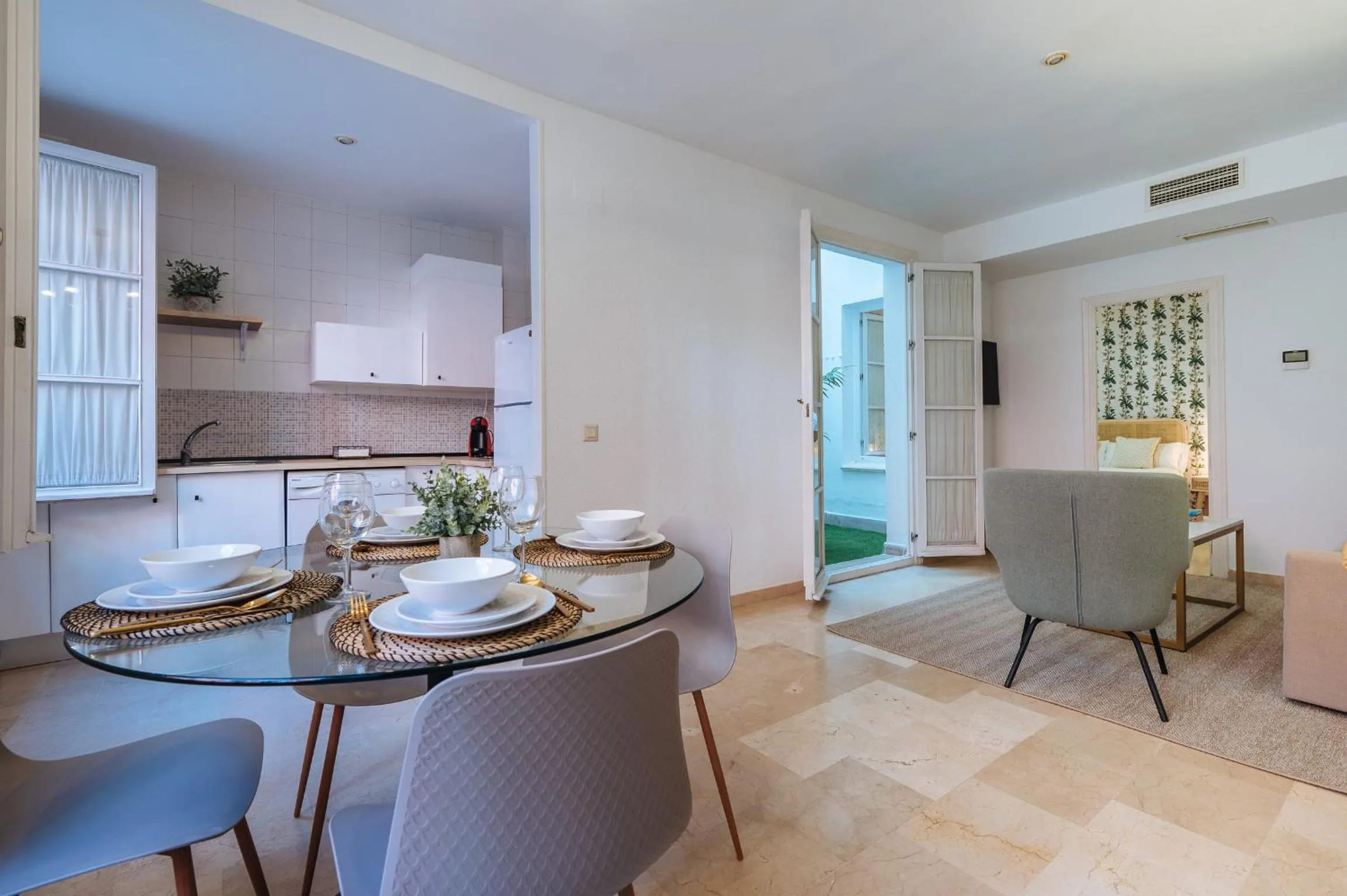 Photo of the whole room in Lirio Suite Apartment - Private Parking included