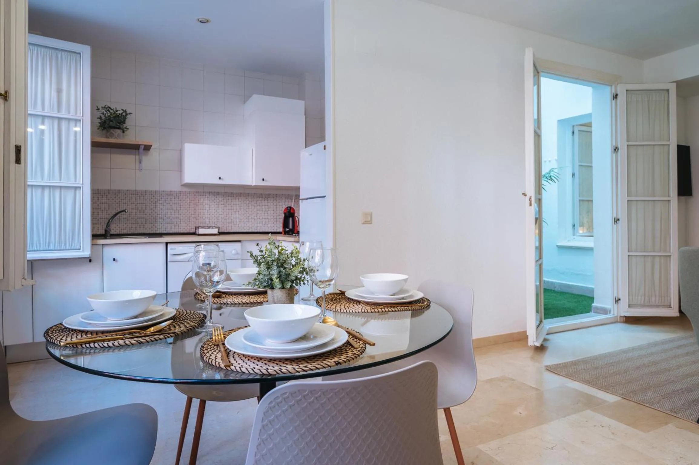Kitchen or kitchenette in Lirio Suite Apartment - Private Parking included