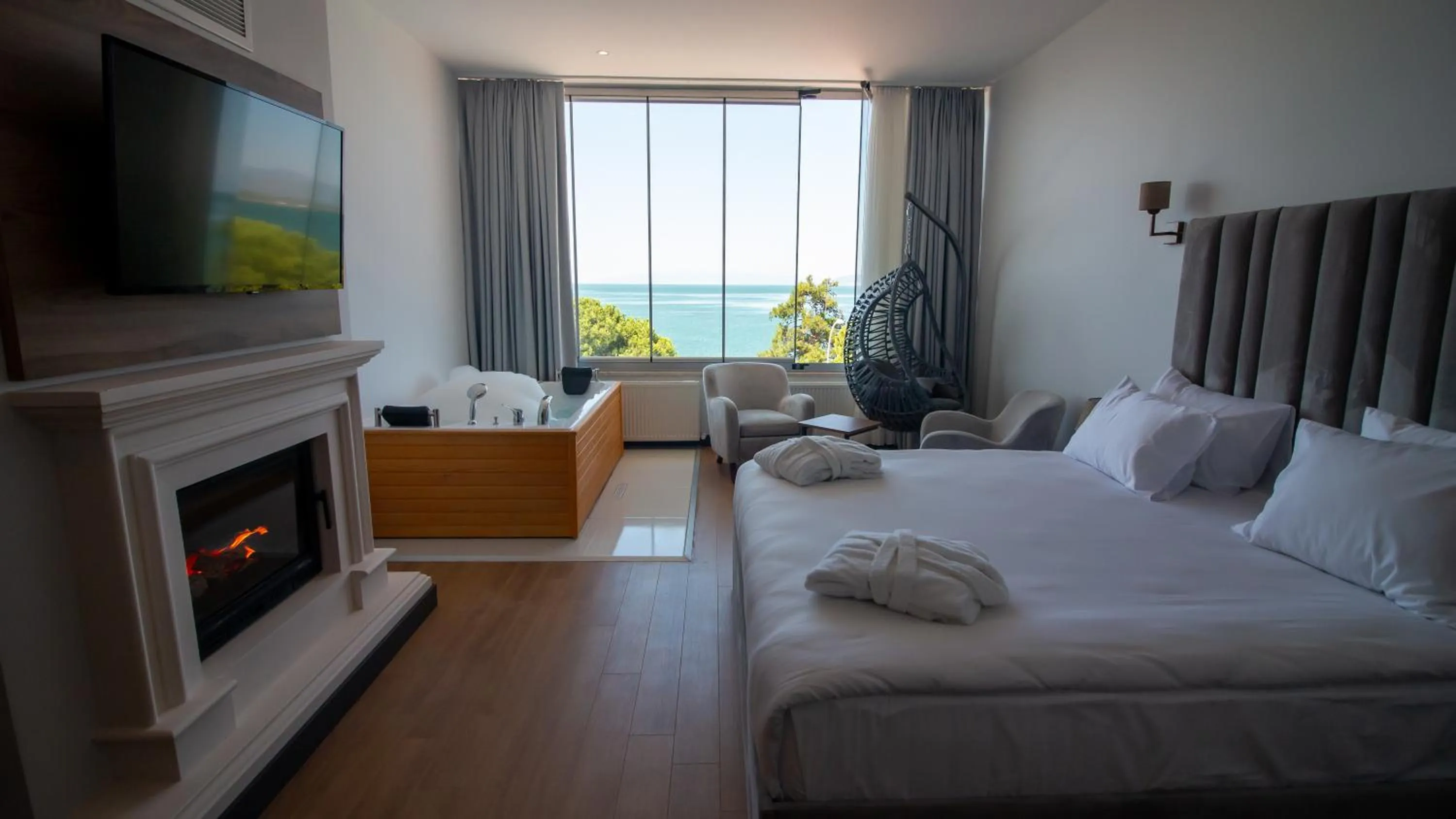 Bed in Lake Life Hotel