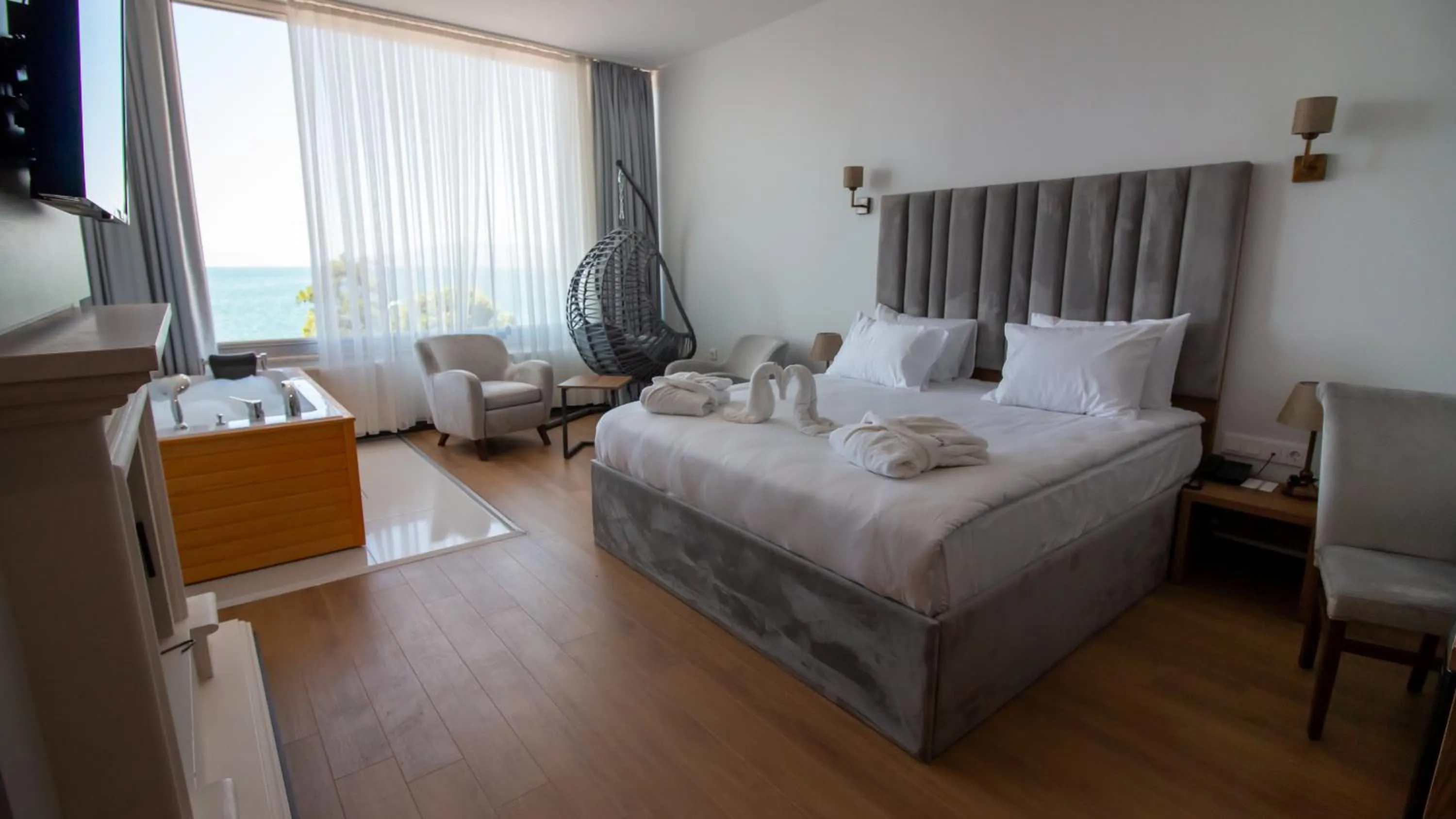 Bed in Lake Life Hotel