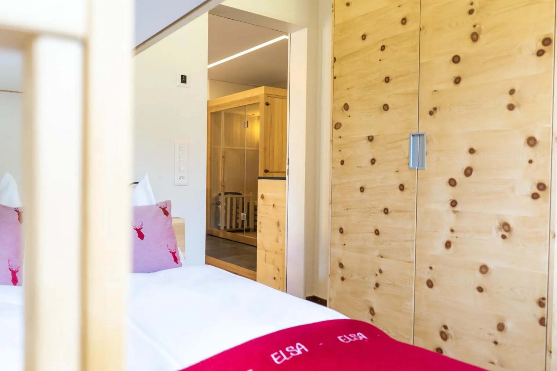Bed in Elsa