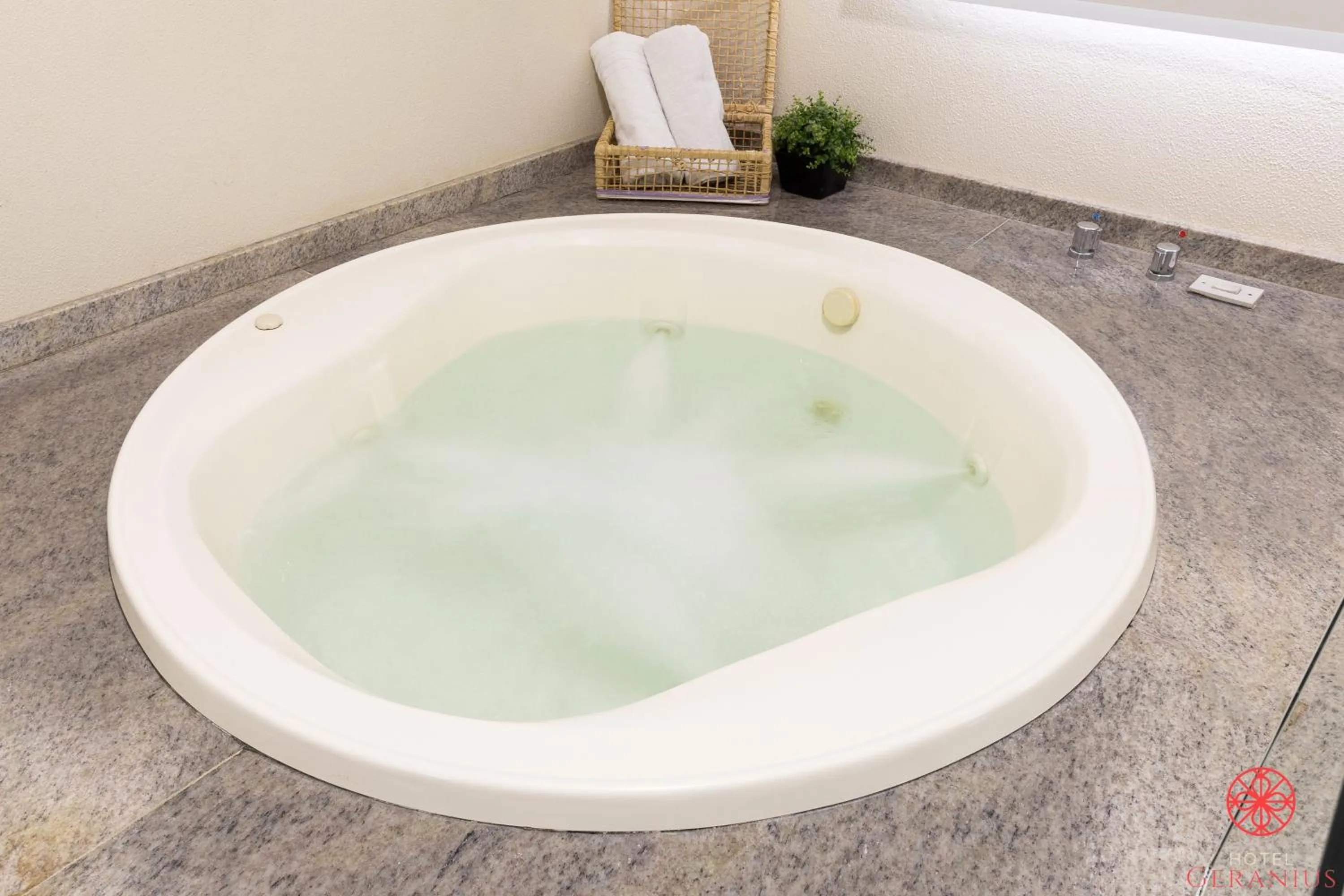 Hot Tub in Hotel Geranius Ingleses