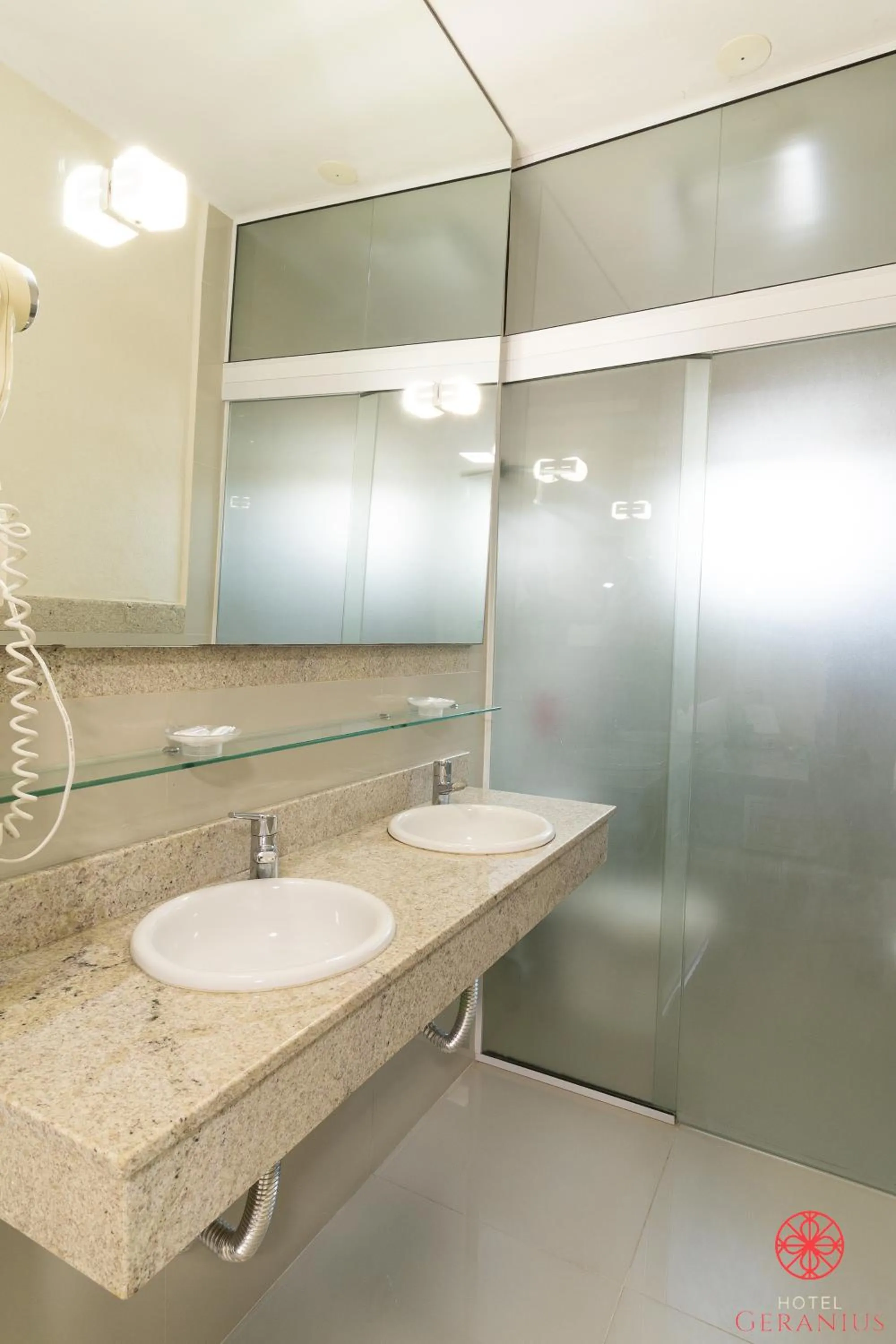 Bathroom in Hotel Geranius Ingleses