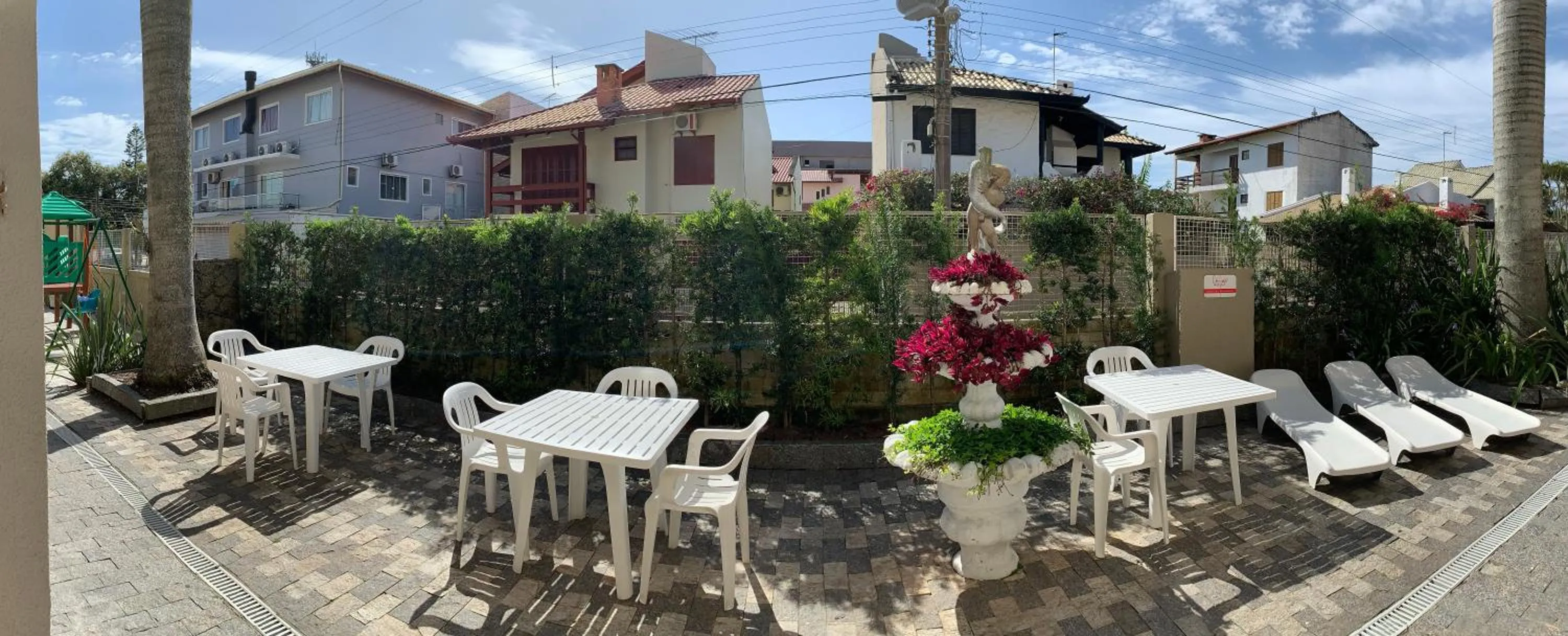 Property building in Hotel Geranius Ingleses