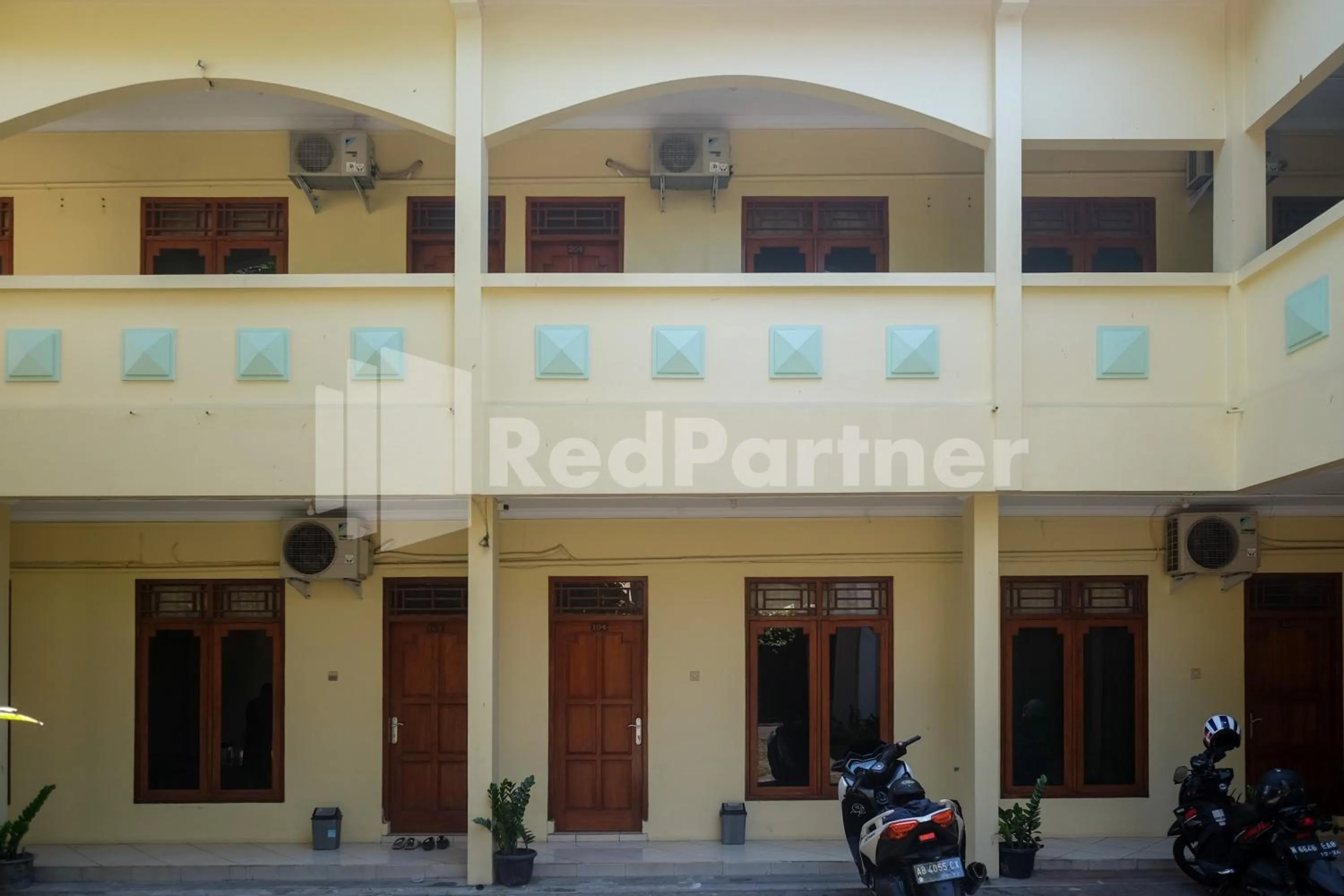 Property building in Wisma Garuda Syariah Condoongcatur Mitra RedDoorz