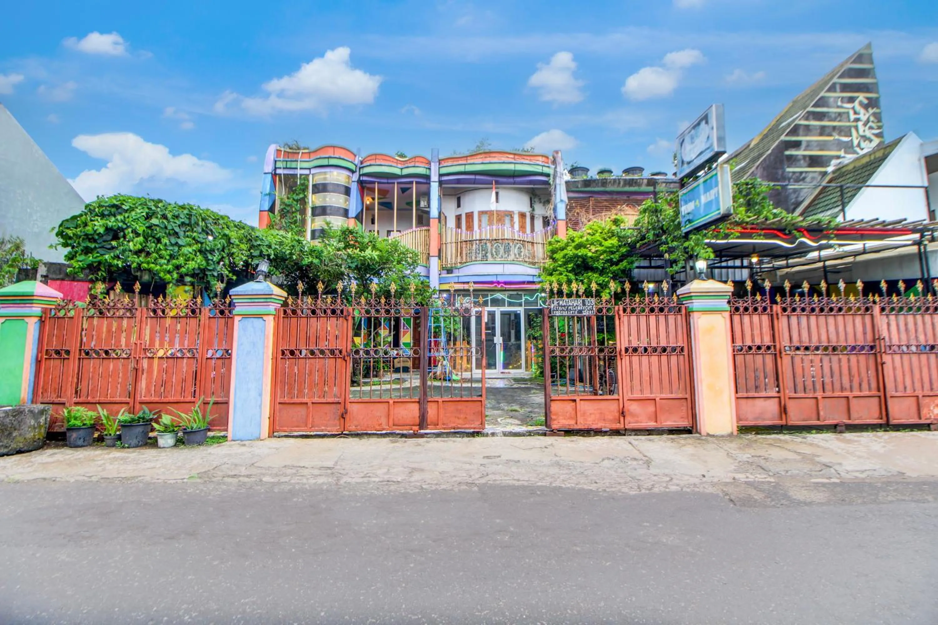 Property building in Oyo 91601 Pelemkecut Double Degree Syariah